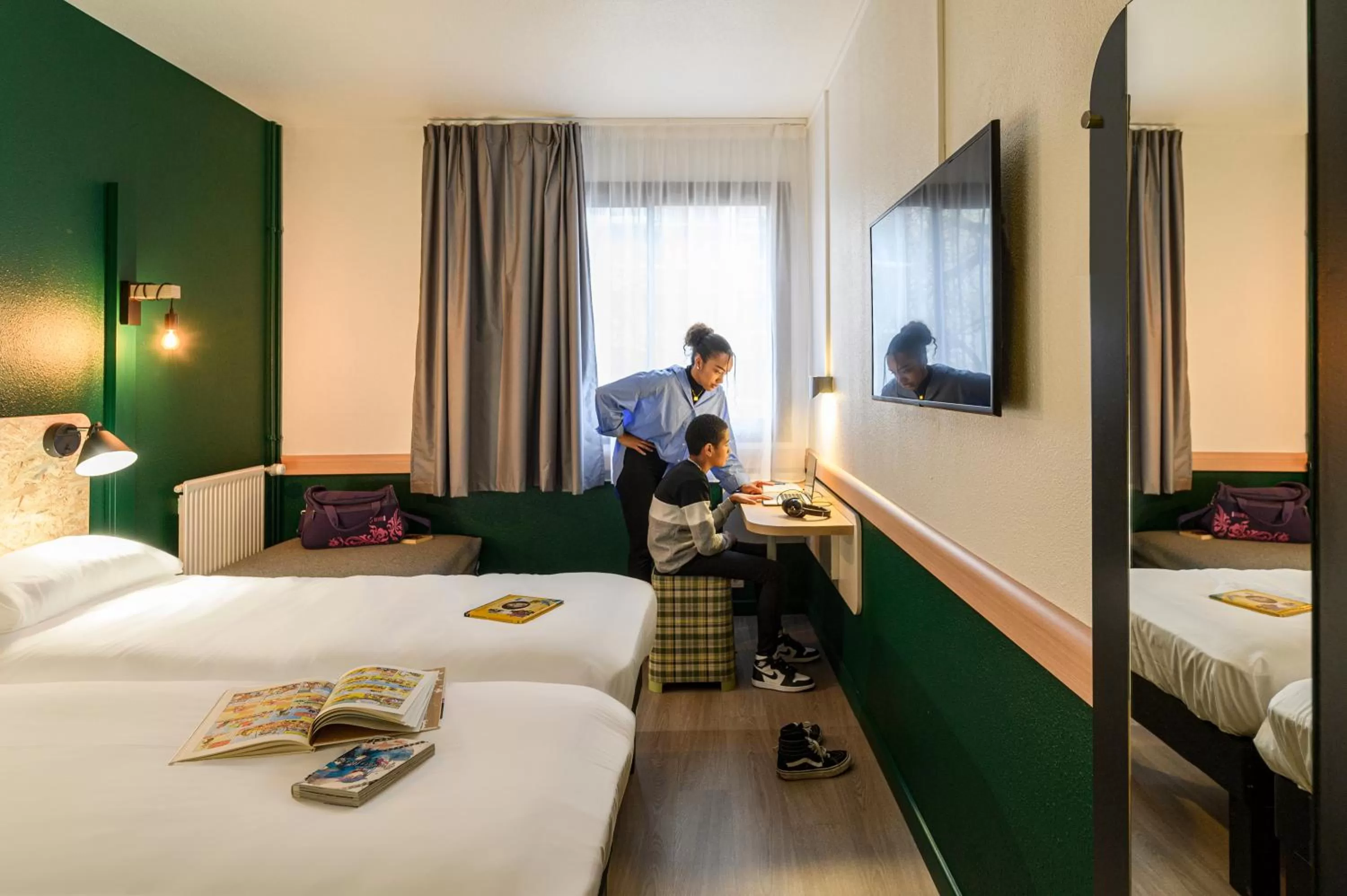 TV and multimedia, Bed in Greet Hotel Evreux Centre - Route de Normandie by Accor