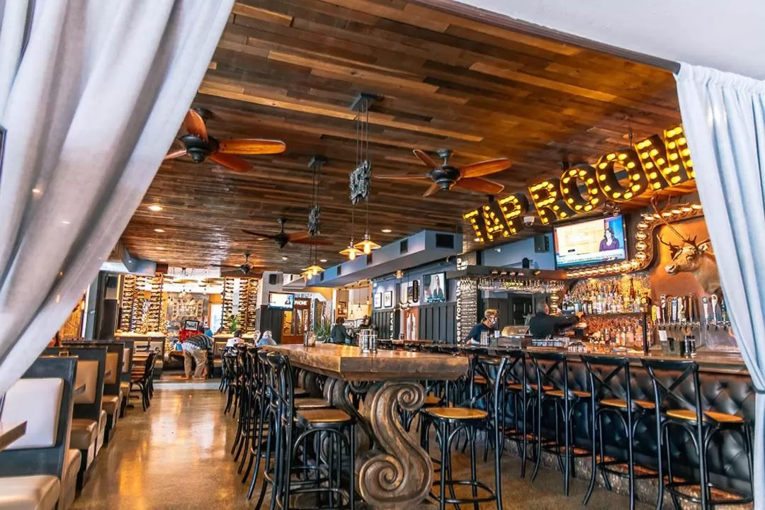 Hollander Hotel - Downtown St. Petersburg