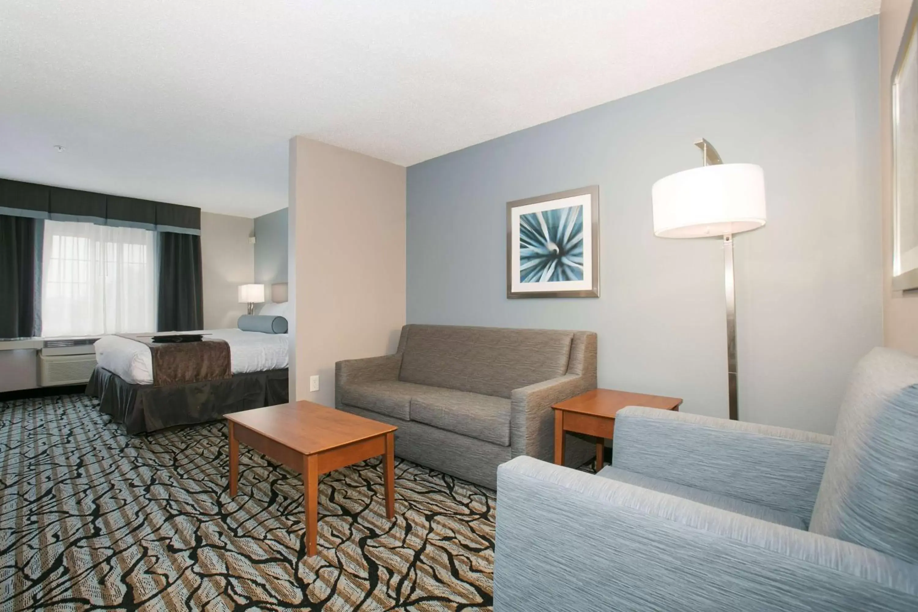 King Suite with Bath Tub - Disability Access in Best Western Plus Blaine at the National Sports Center King Suite with Bath Tub - Disability Access in Best Western Plus Blaine at the National Sports Center