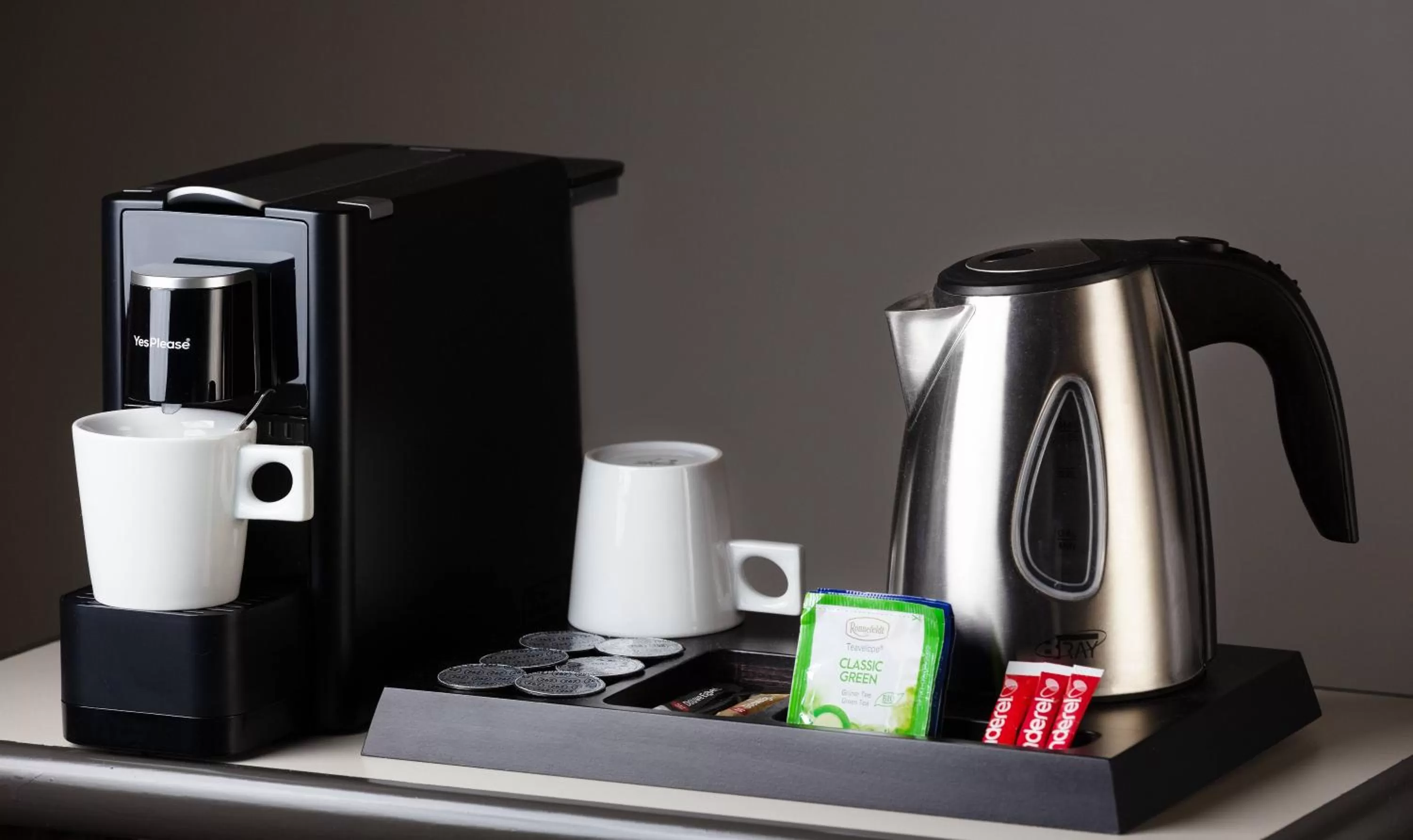 Coffee/tea facilities in Fletcher Hotel-Restaurant Oud London