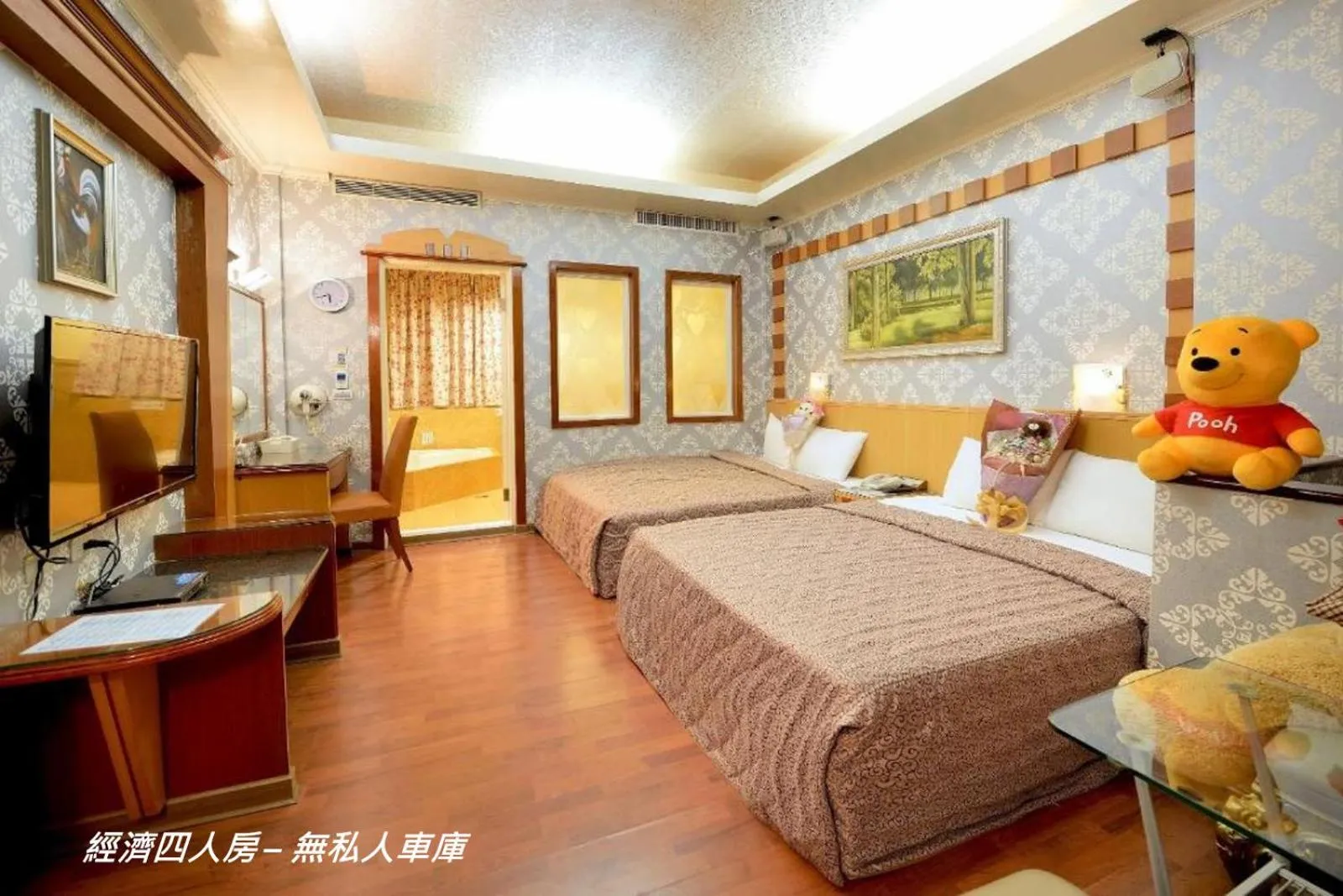 Deluxe Double Room in Holland Village Motel