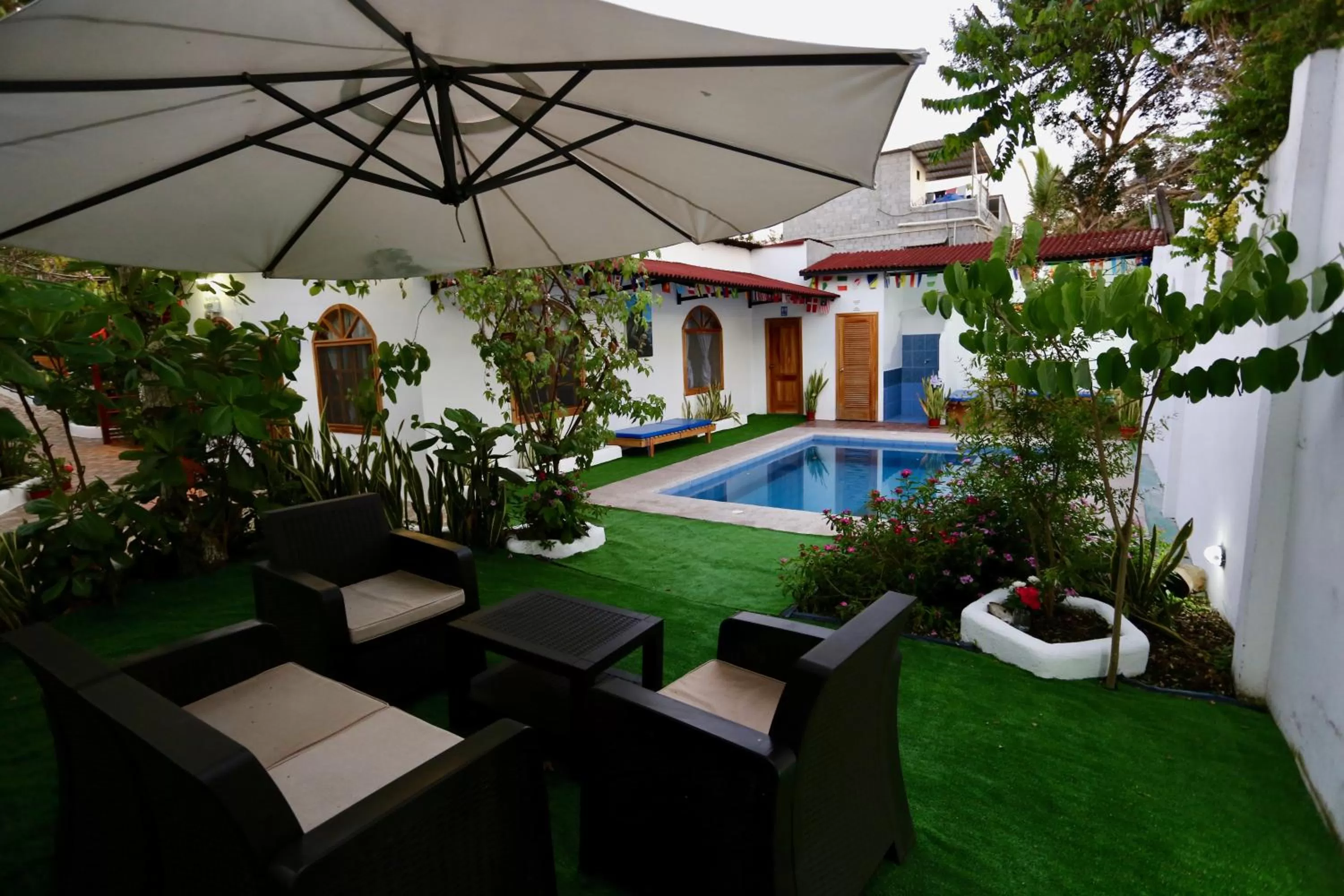 Property building, Swimming Pool in The Galapagos Pearl B&B