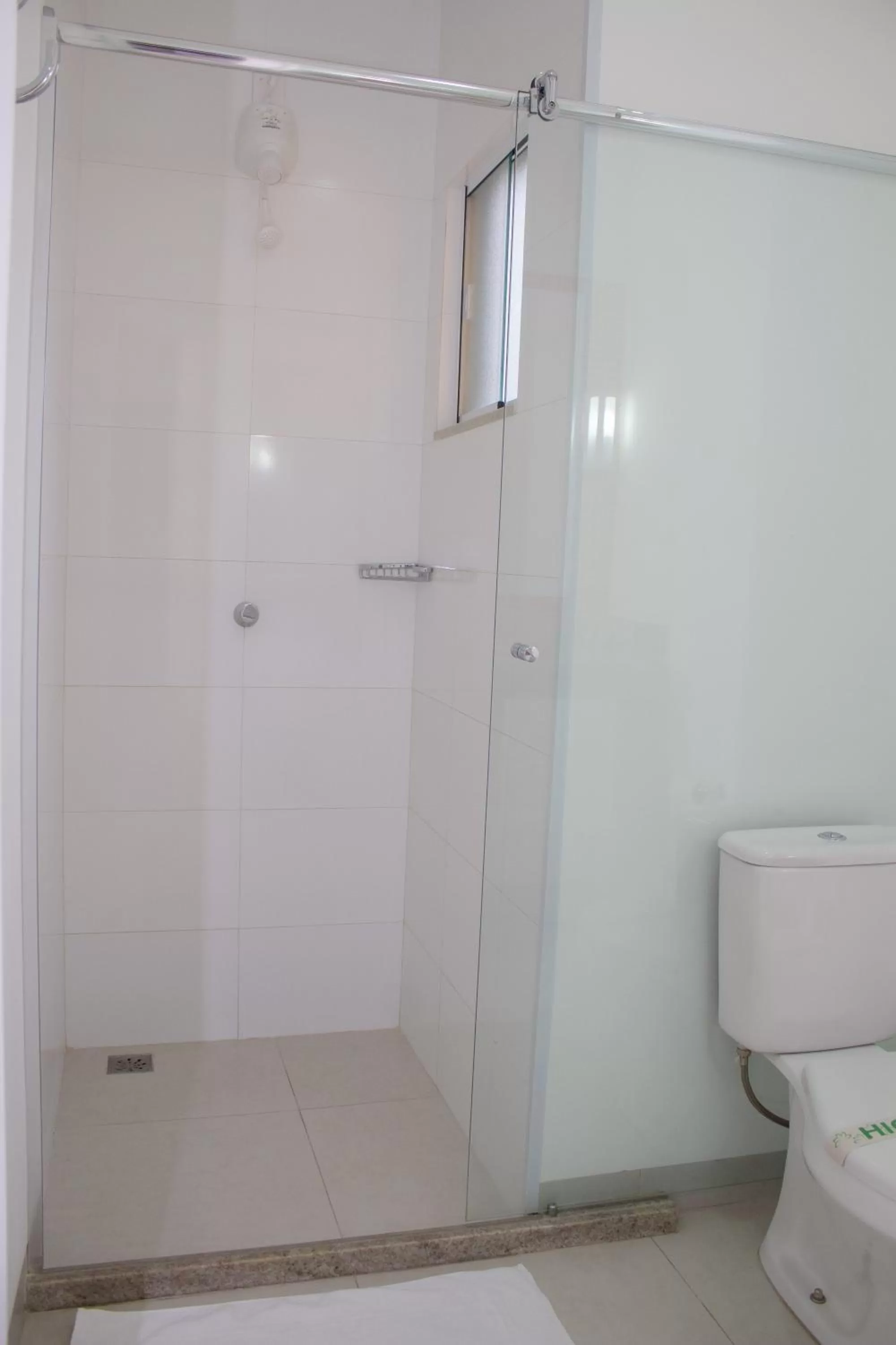 Shower, Bathroom in Pousada Bem Bom - Itu