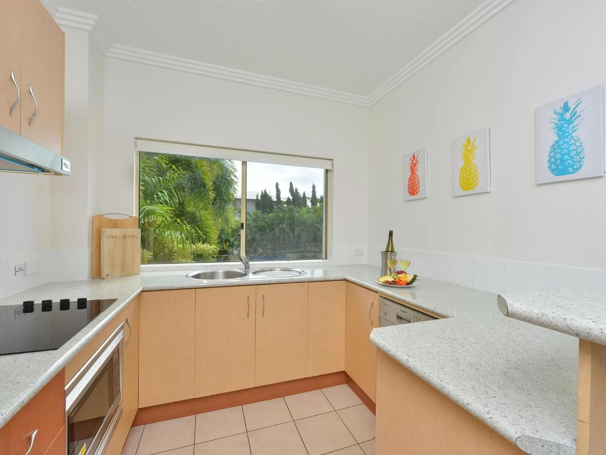 Kitchen or kitchenette in Central Plaza Port Douglas