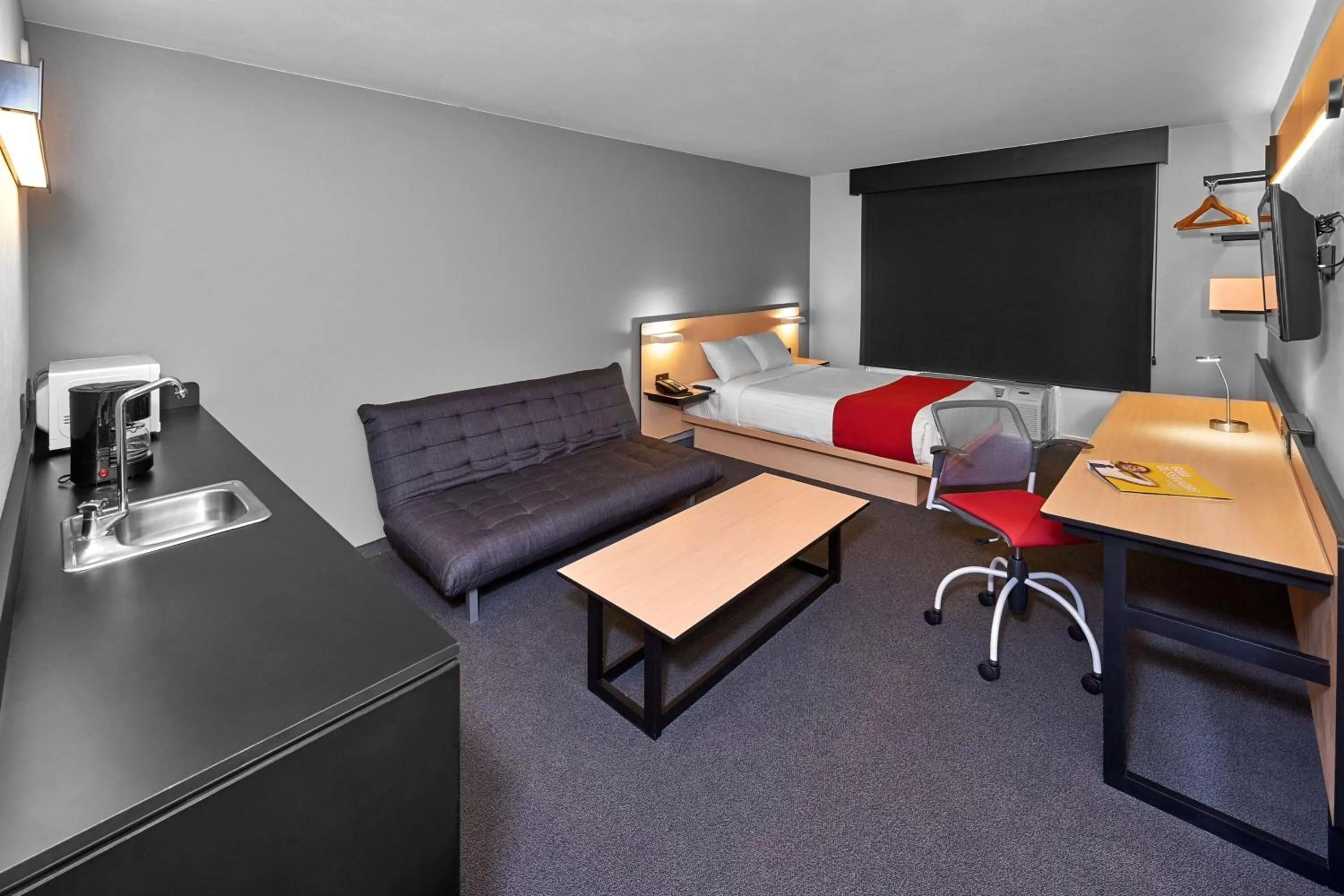 Photo of the whole room, Bed in City Express by Marriott Toluca