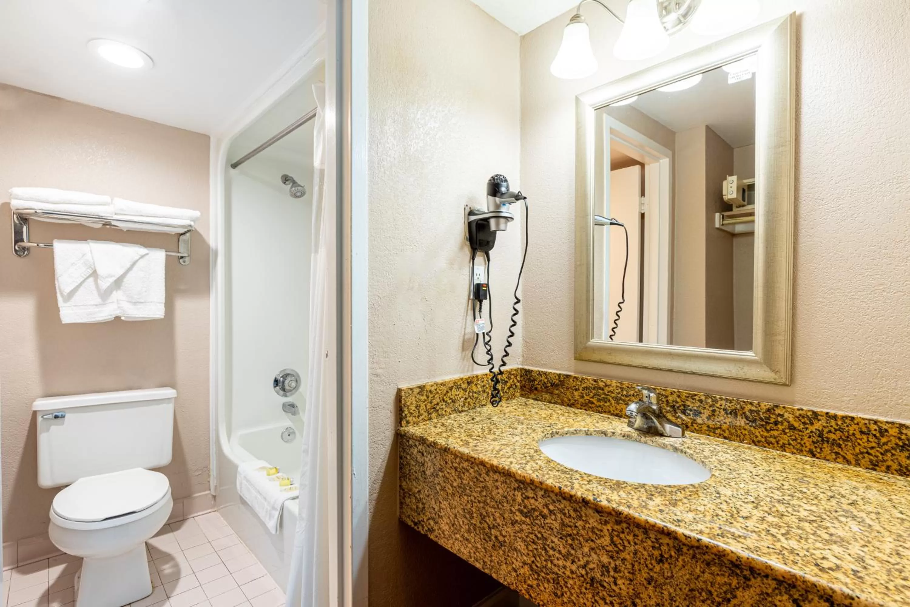 Bathroom in Sundial Inn