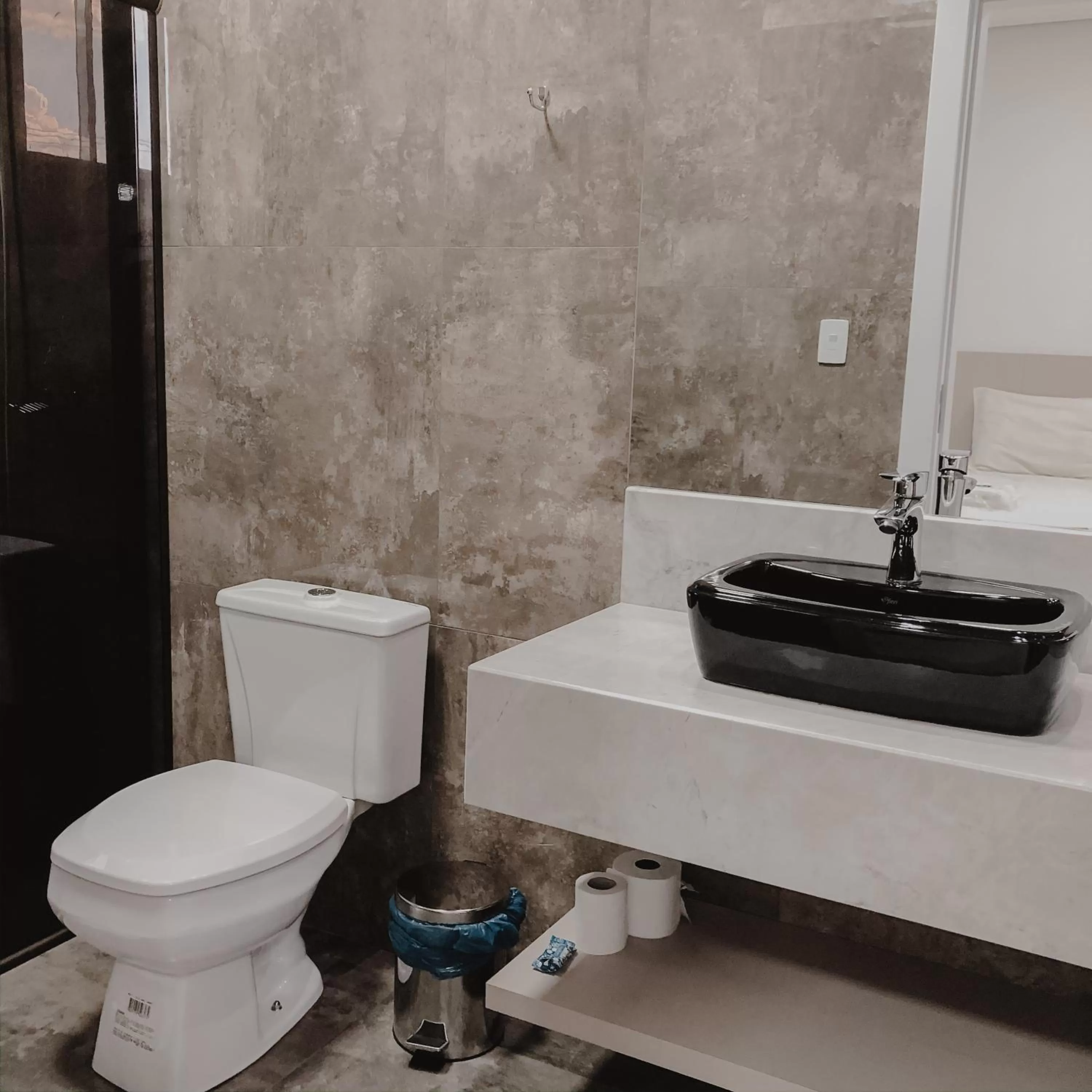 Bathroom in Petri Plaza Hotel