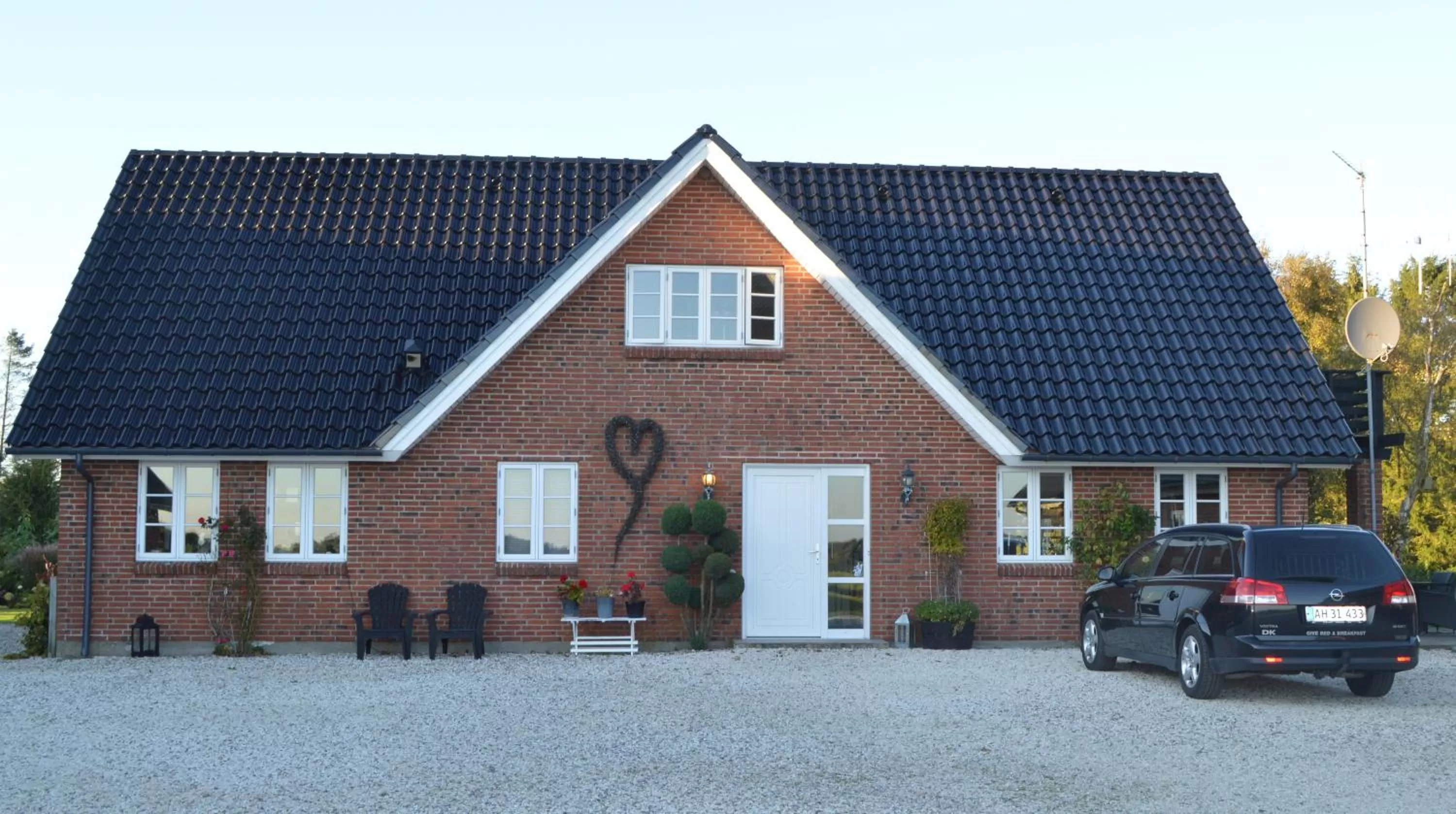 Facade/entrance, Property Building in Give Bed & Breakfast