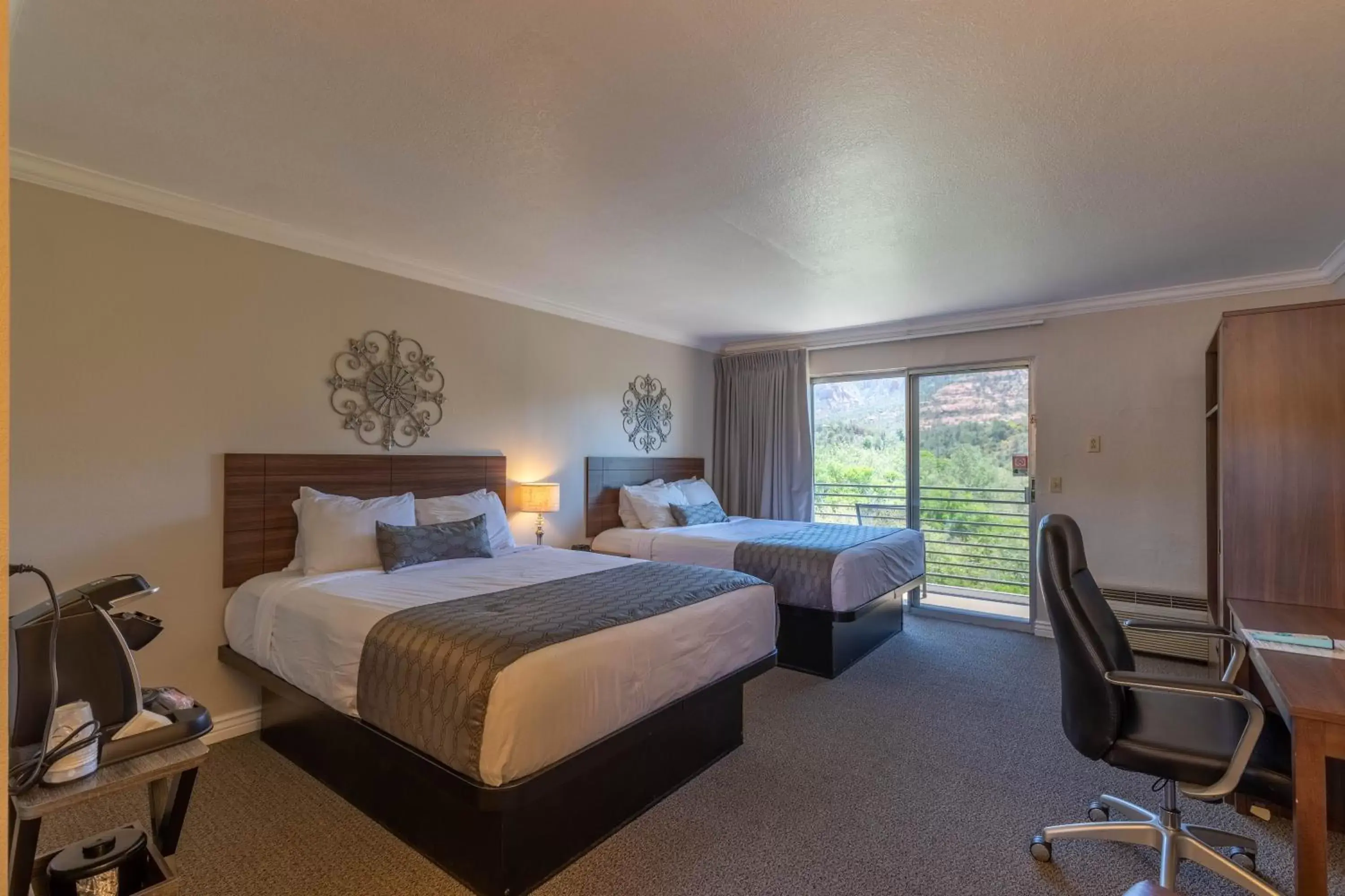 Queen Room with Balcony in Cedars Resort Queen Room with Balcony in Cedars Resort