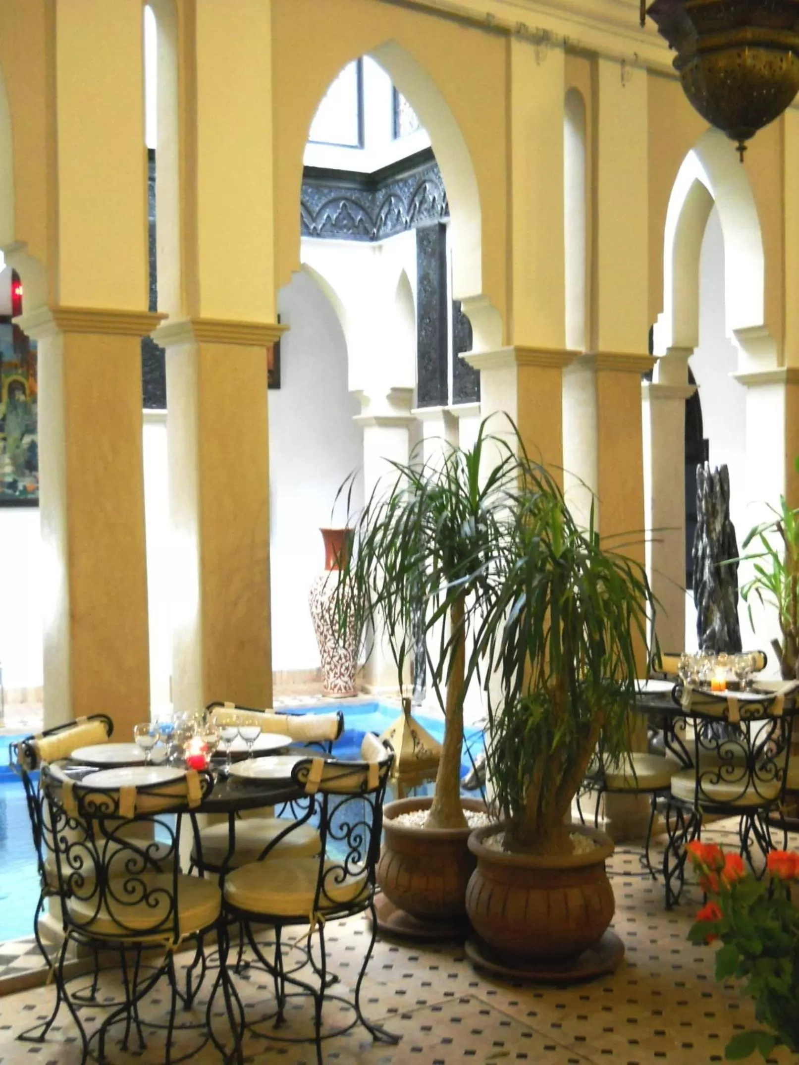 Restaurant/Places to Eat in Ryad Laârouss