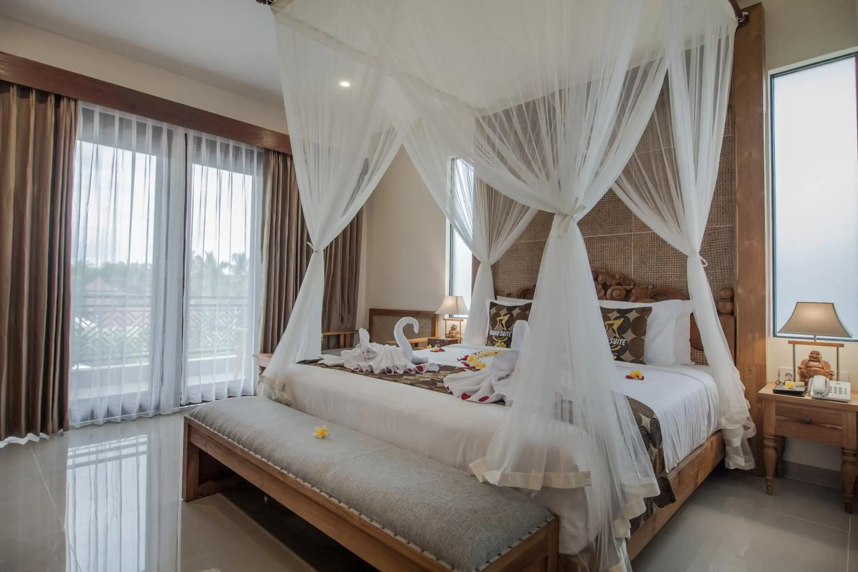 Bubu Suite by Prasi Bubu Suite by Prasi