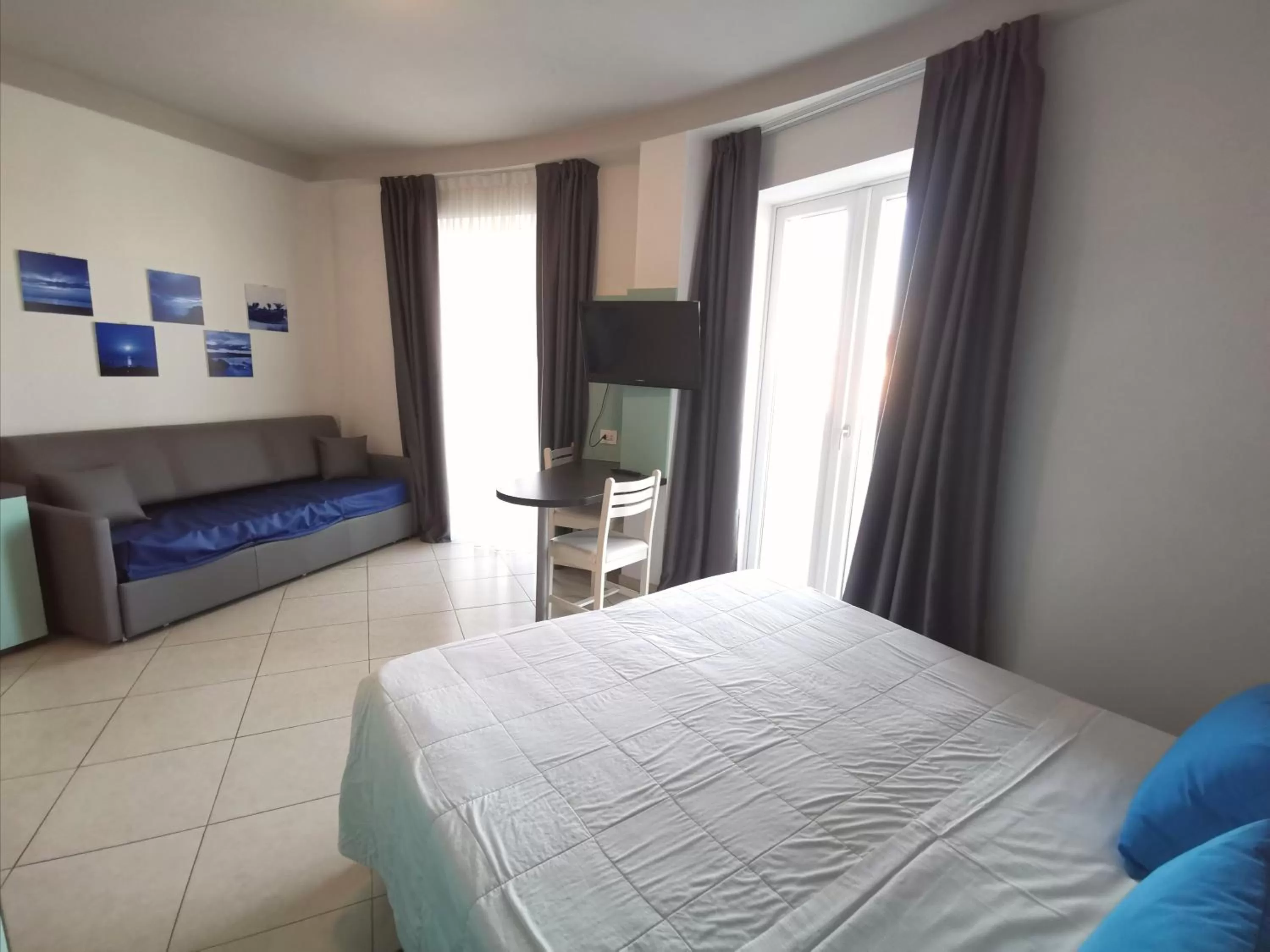 Photo of the whole room, Bed in Hotel Oceanomare