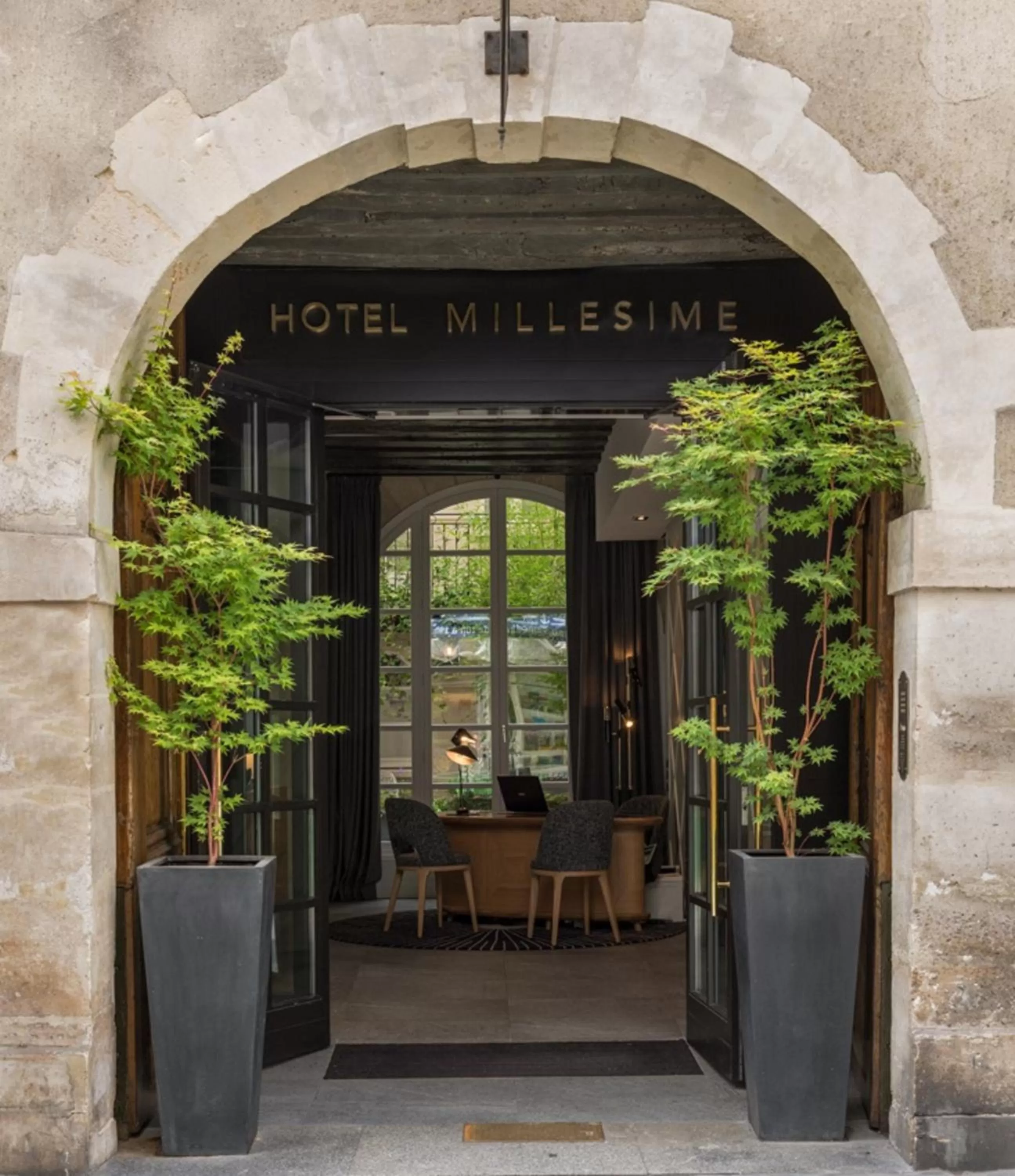 Facade/entrance in Millésime Hôtel