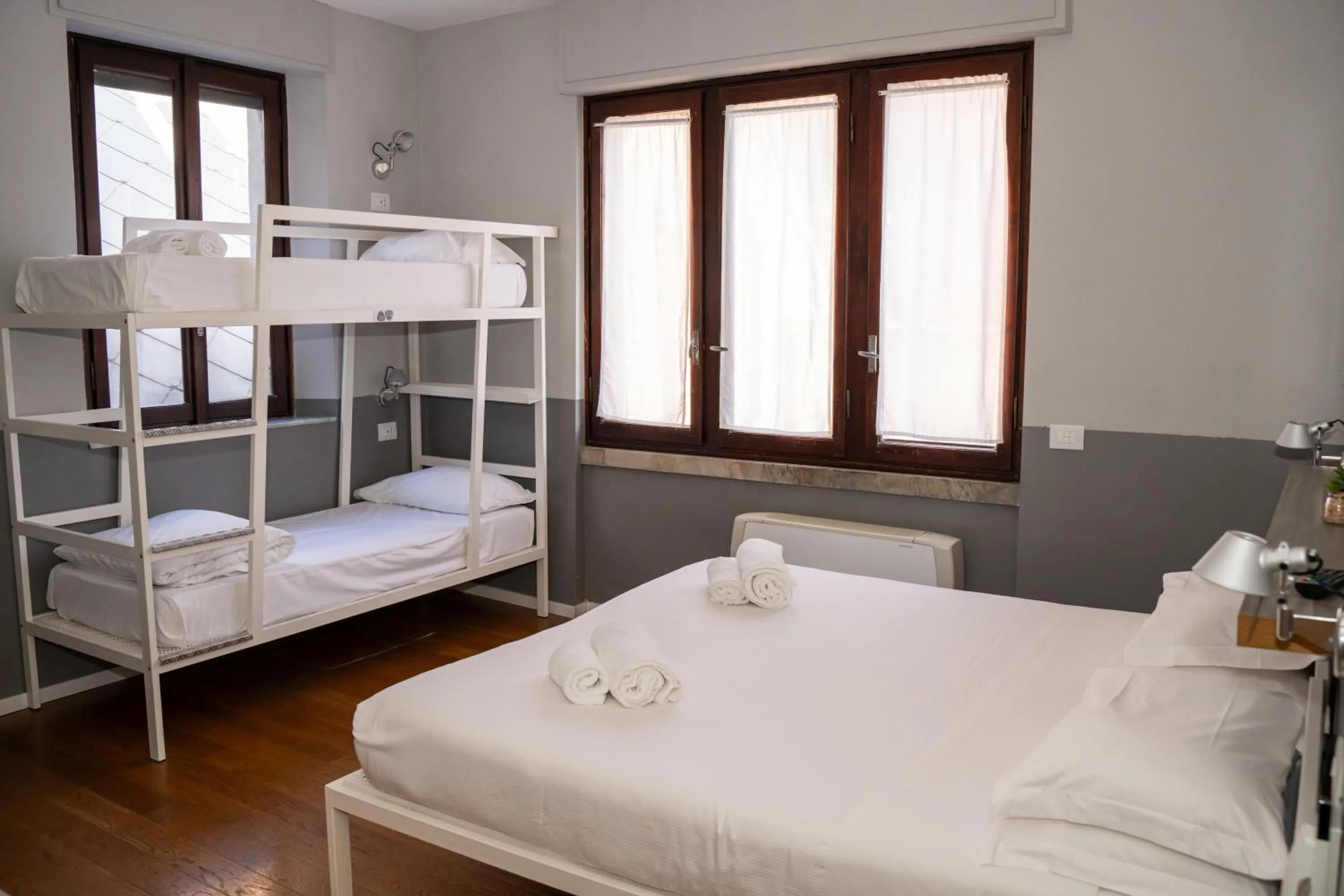 Bed in Babila Hostel & Bistrot