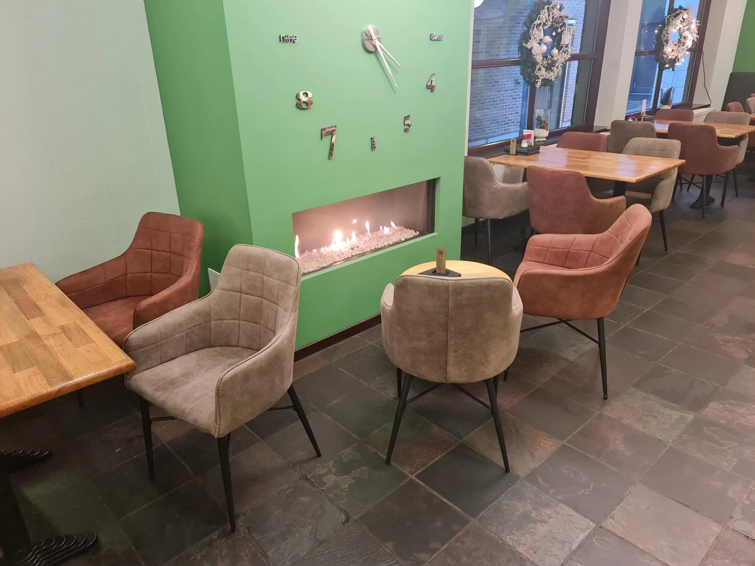 Restaurant/places to eat in Hotel Ambiotel