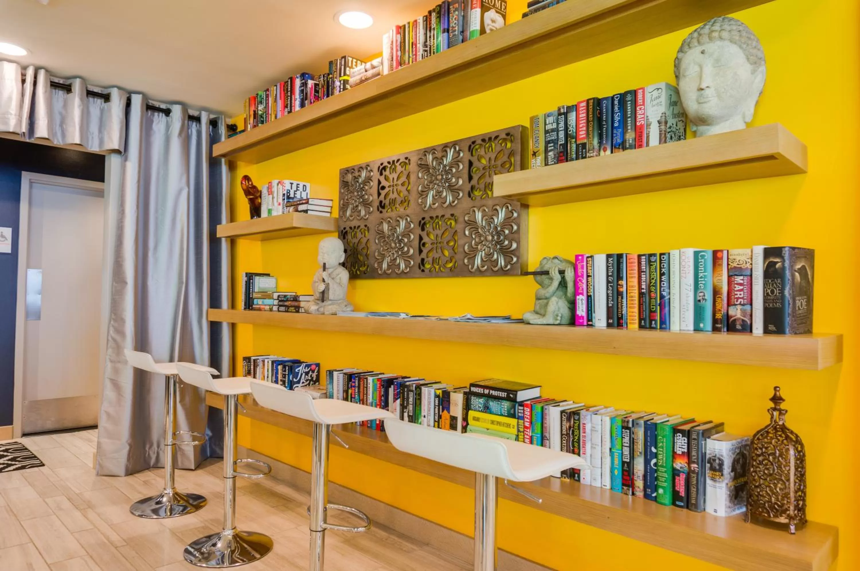 Library in VIVE Hotel Waikiki