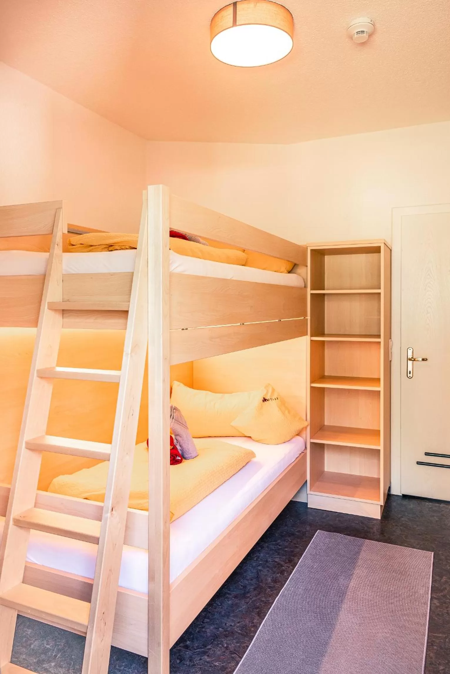 Bedroom, Bed in Apart Relax