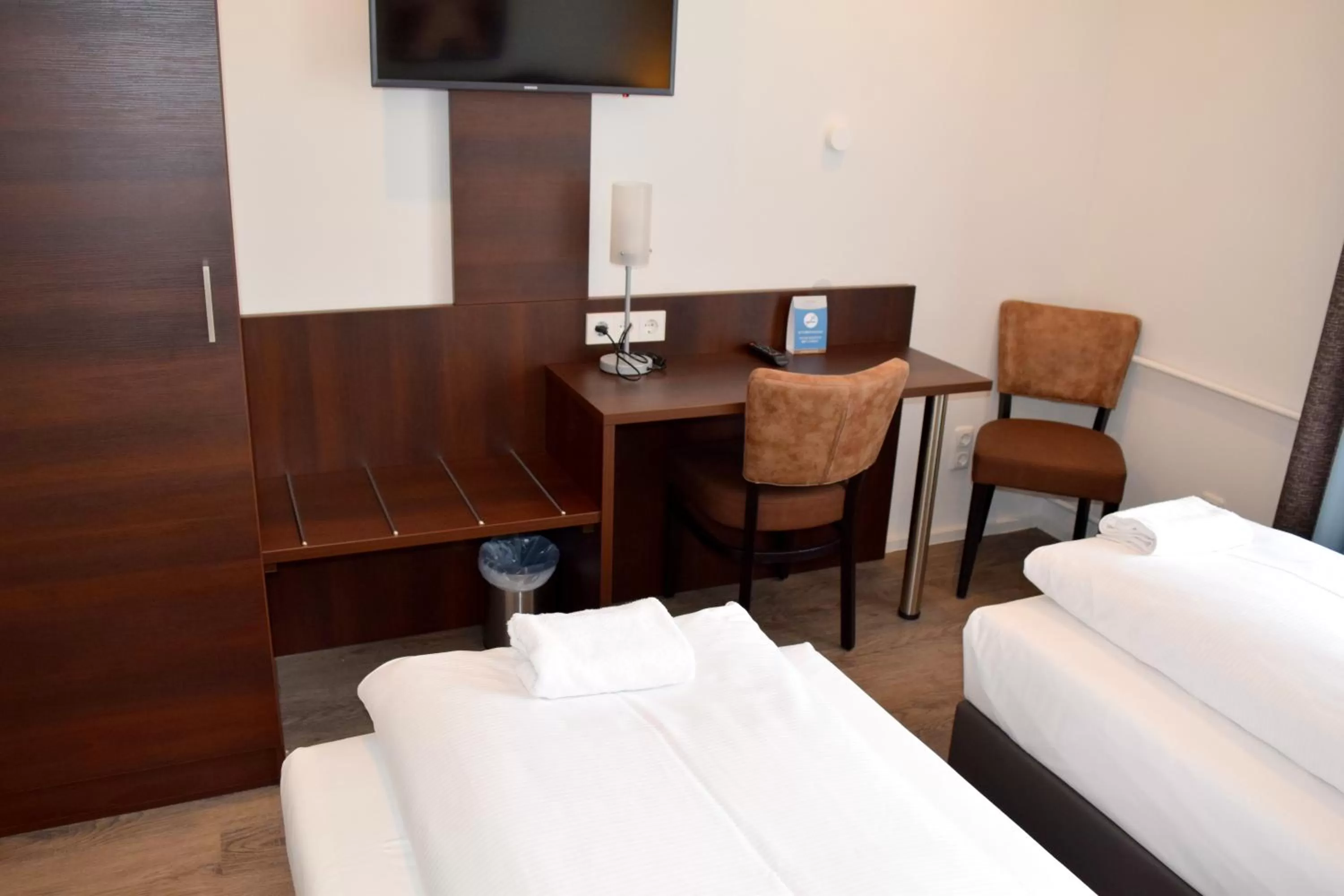 TV and multimedia, Bed in Trip Inn Budget Hotel Messe