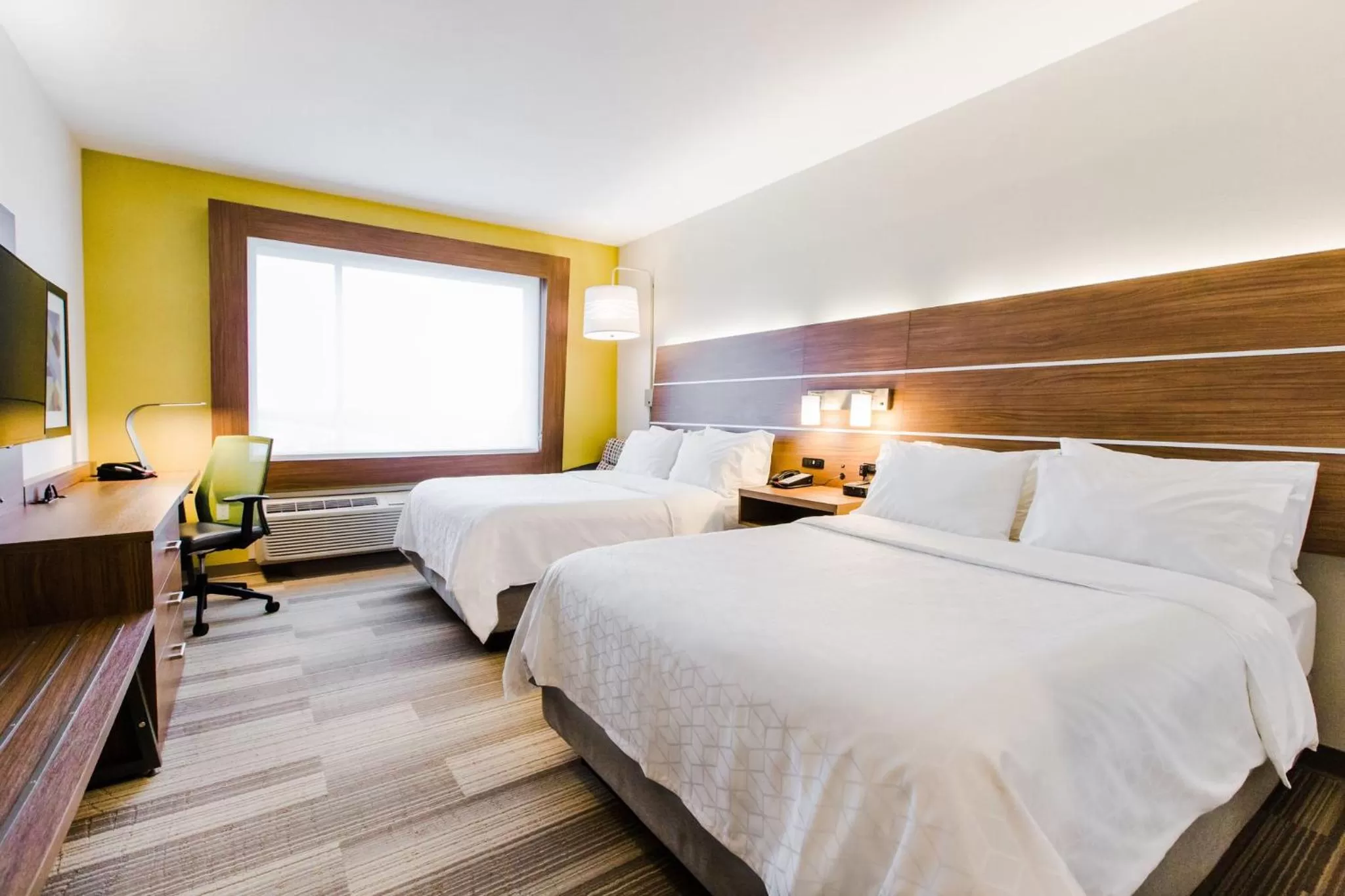 Photo of the whole room, Bed in Holiday Inn Express & Suites - West Edmonton-Mall Area by IHG