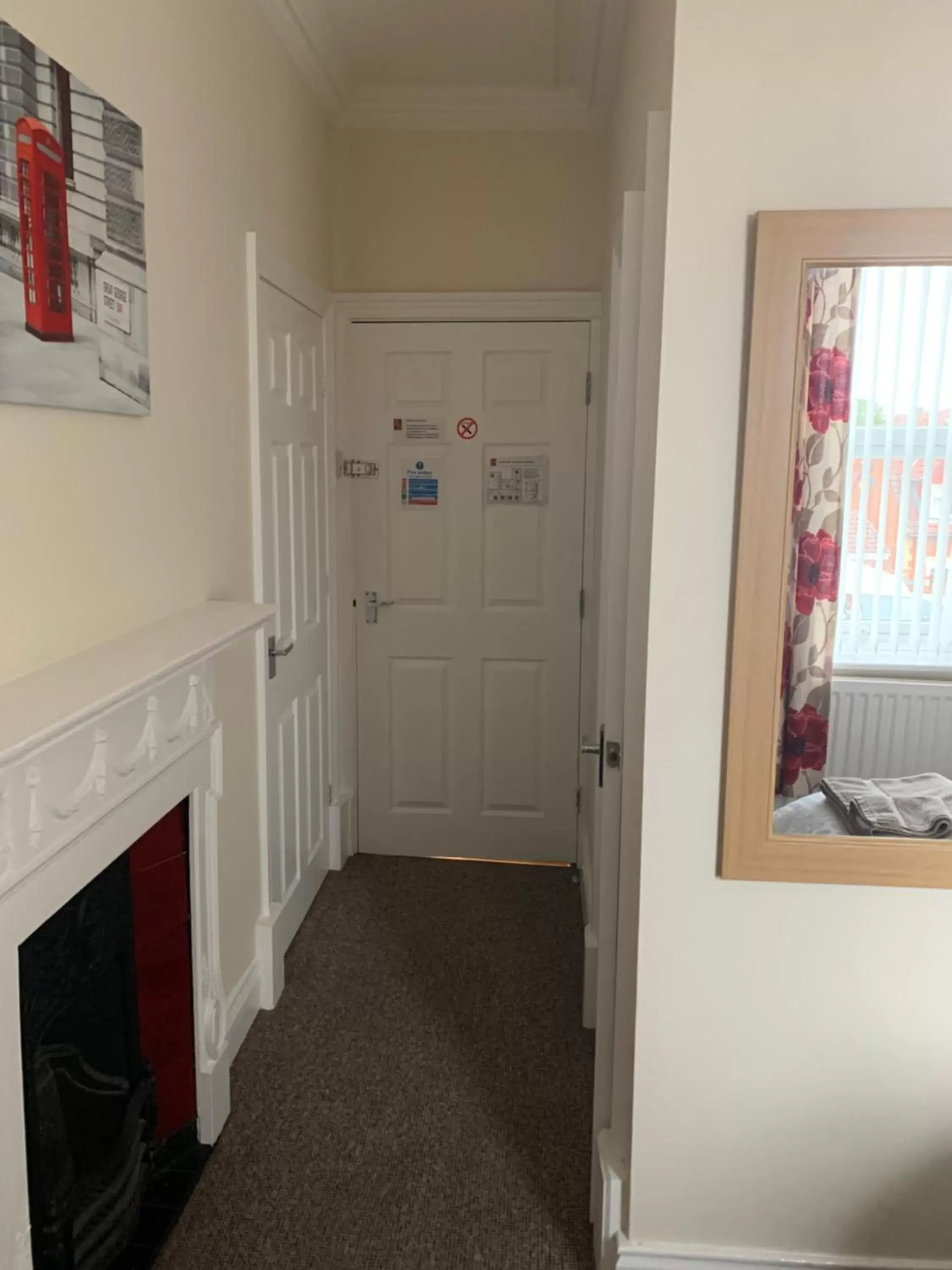 Single Room with Private Bathroom - single occupancy in The Ball Alley Single Room with Private Bathroom - single occupancy in The Ball Alley