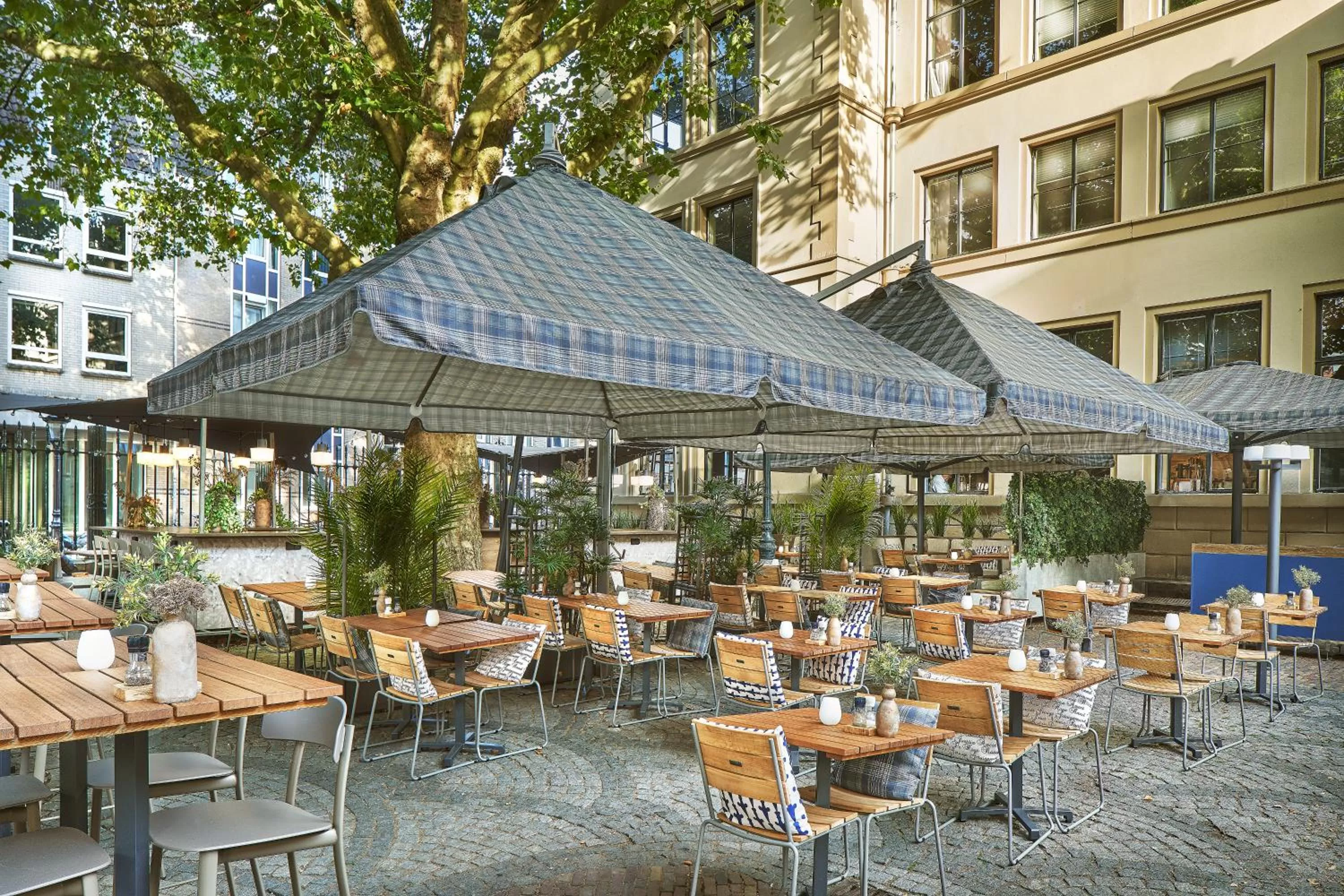 Restaurant/places to eat in Court Hotel Utrecht City Centre