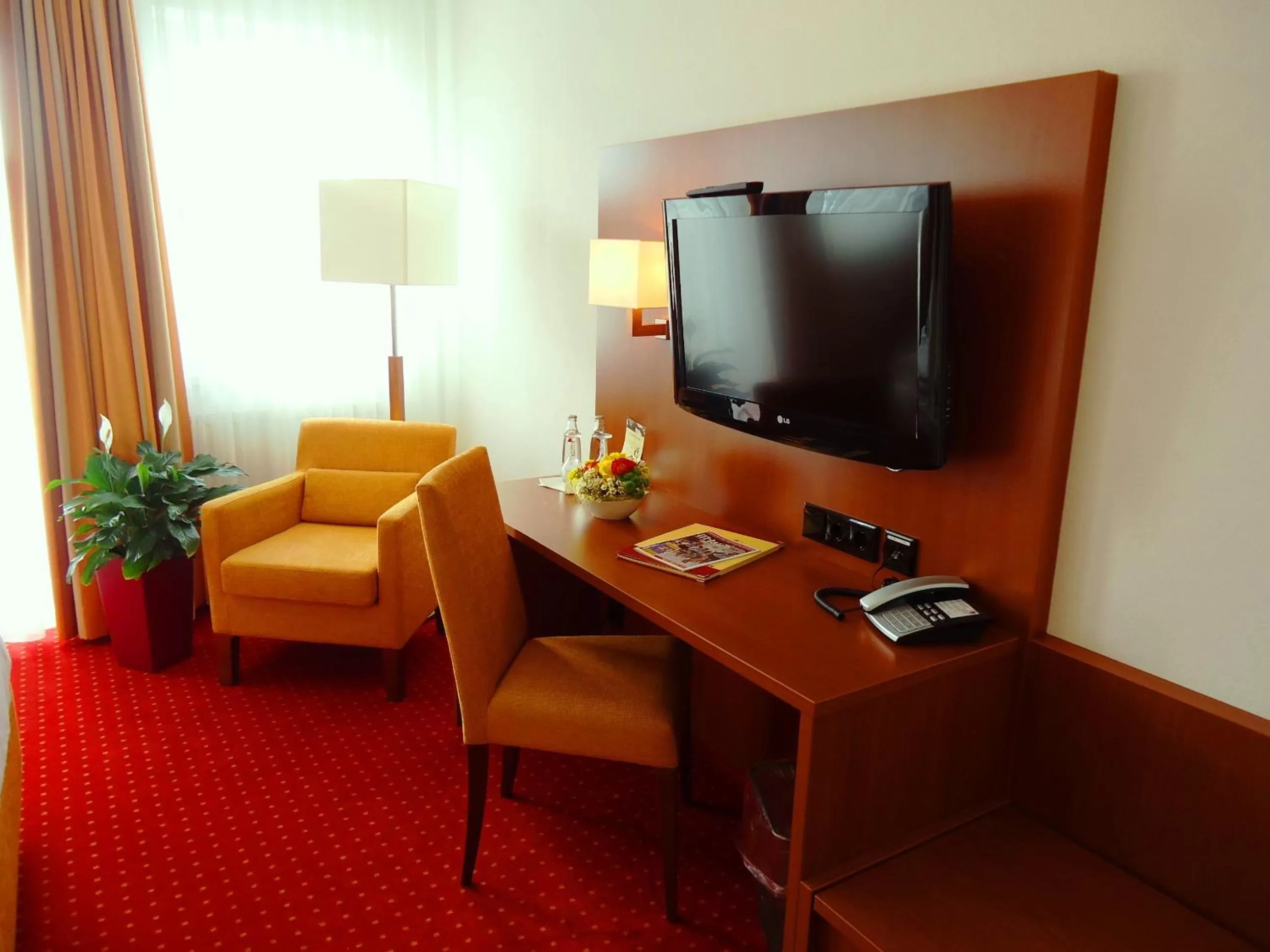 TV and multimedia, TV/Entertainment Center in Hotel Gasthof Posthalter