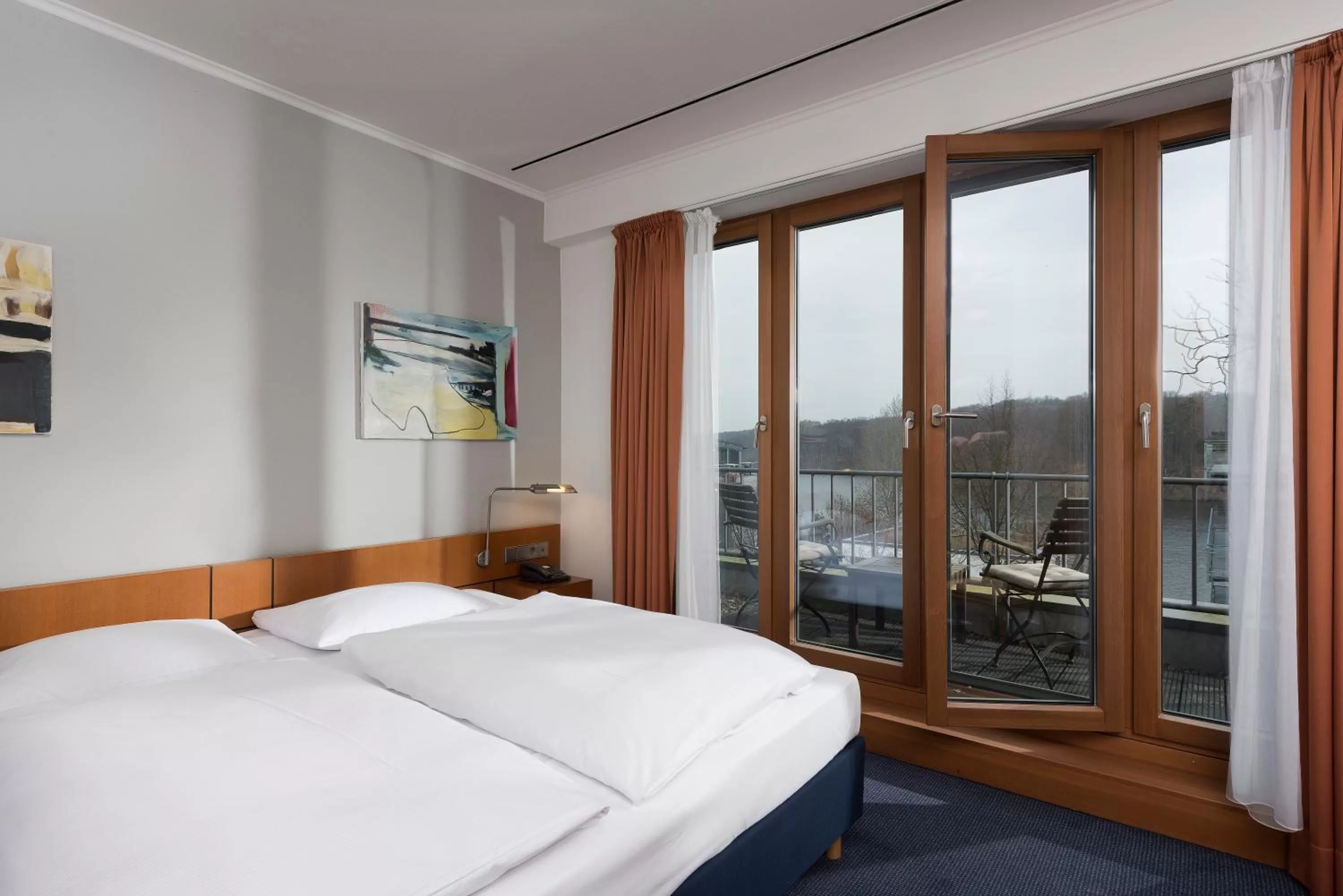 Photo of the whole room, Bed in Seminaris Avendi Hotel Potsdam