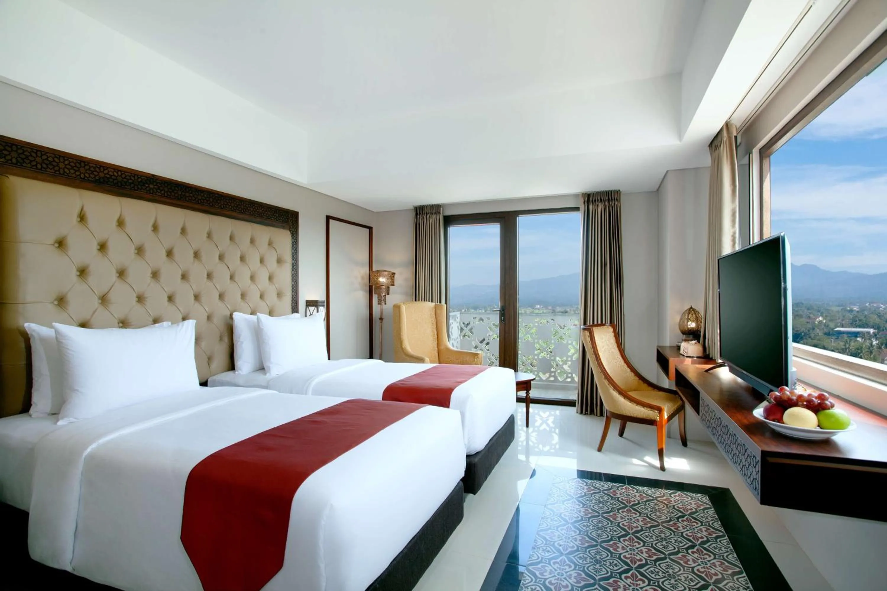 Bedroom, Bed in Alhambra Hotel & Convention, BW Signature Collection