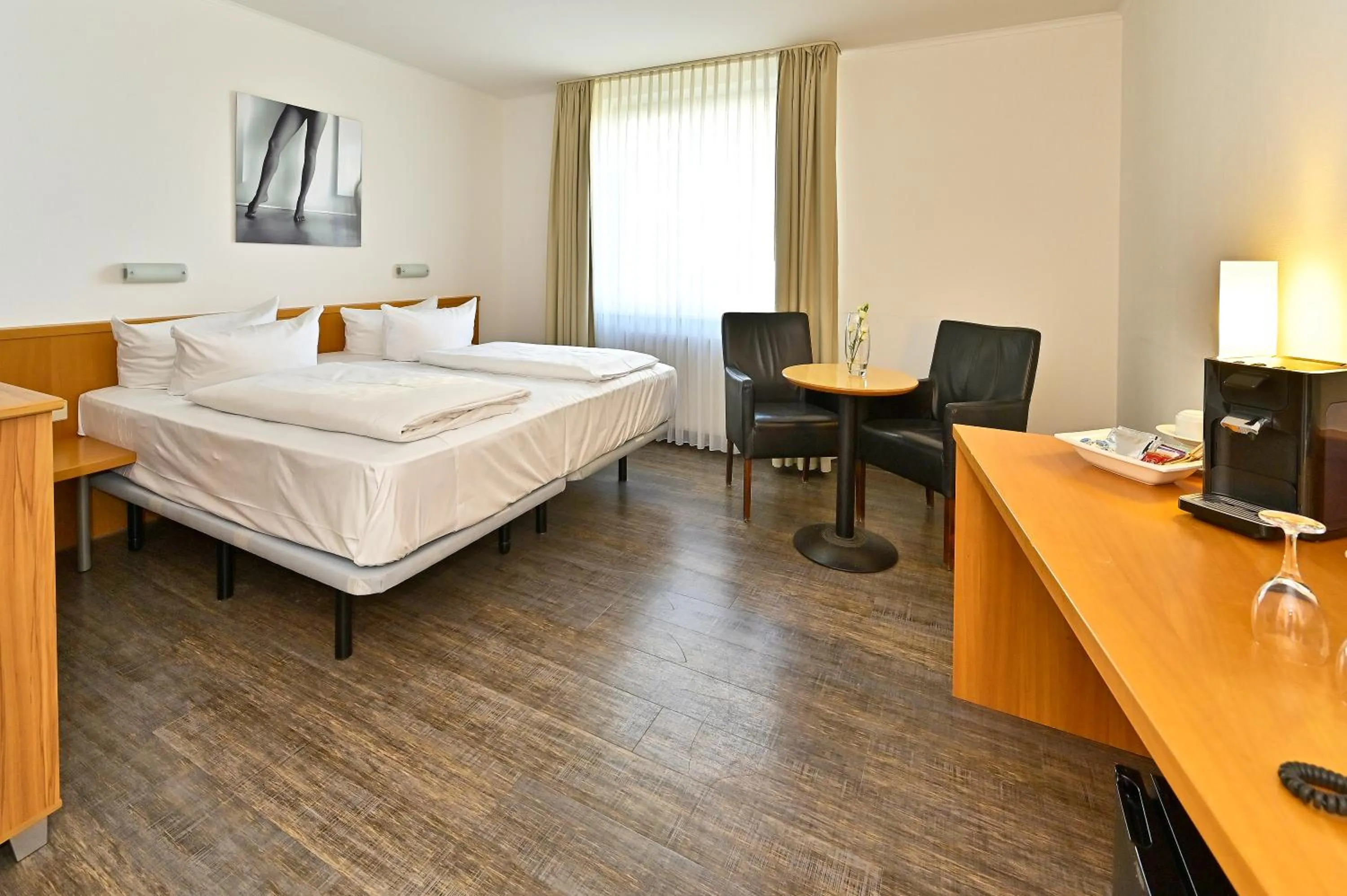 Photo of the whole room, Bed in HESSE HOTEL Celle