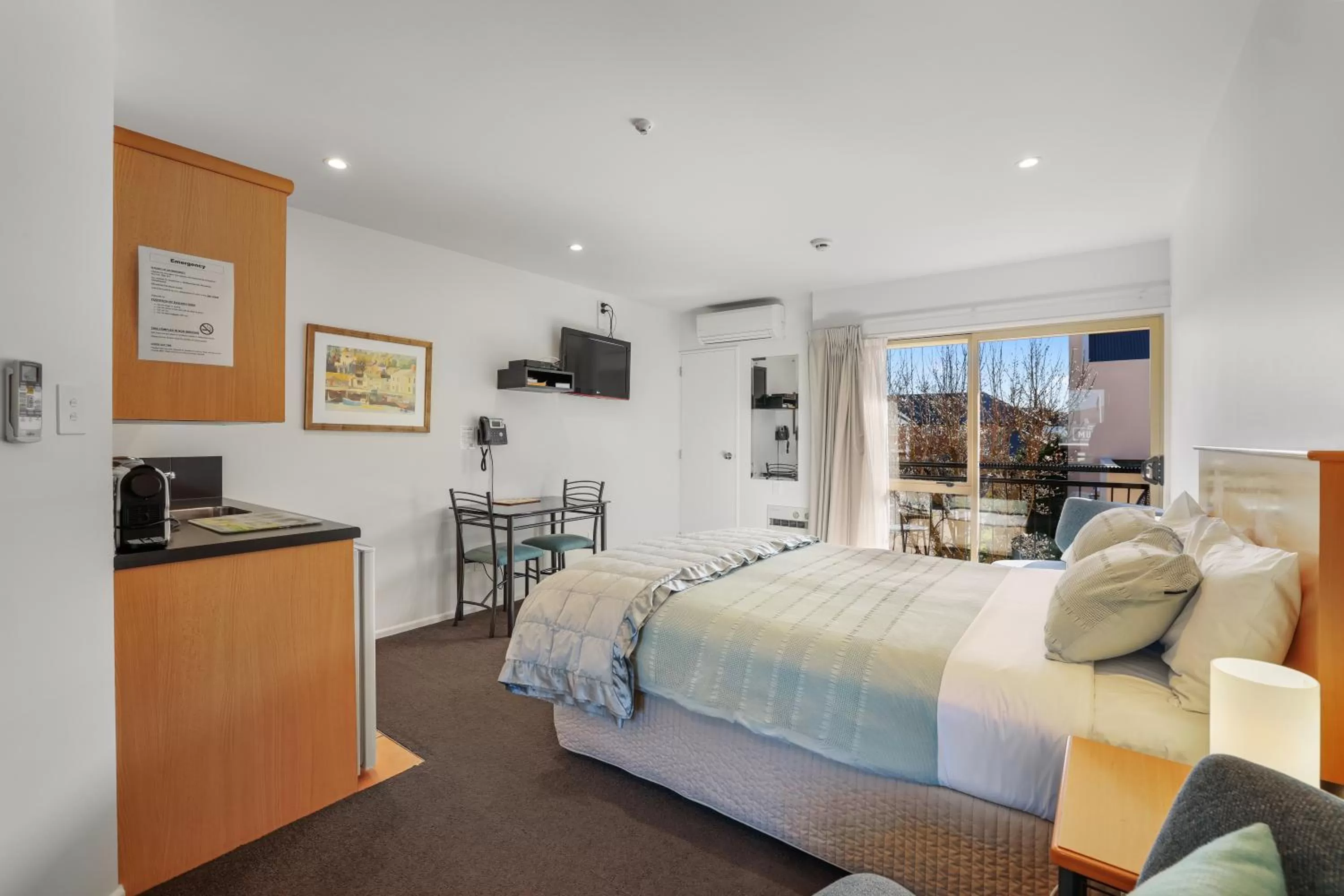 Bed in Lorenzo Motor Lodge