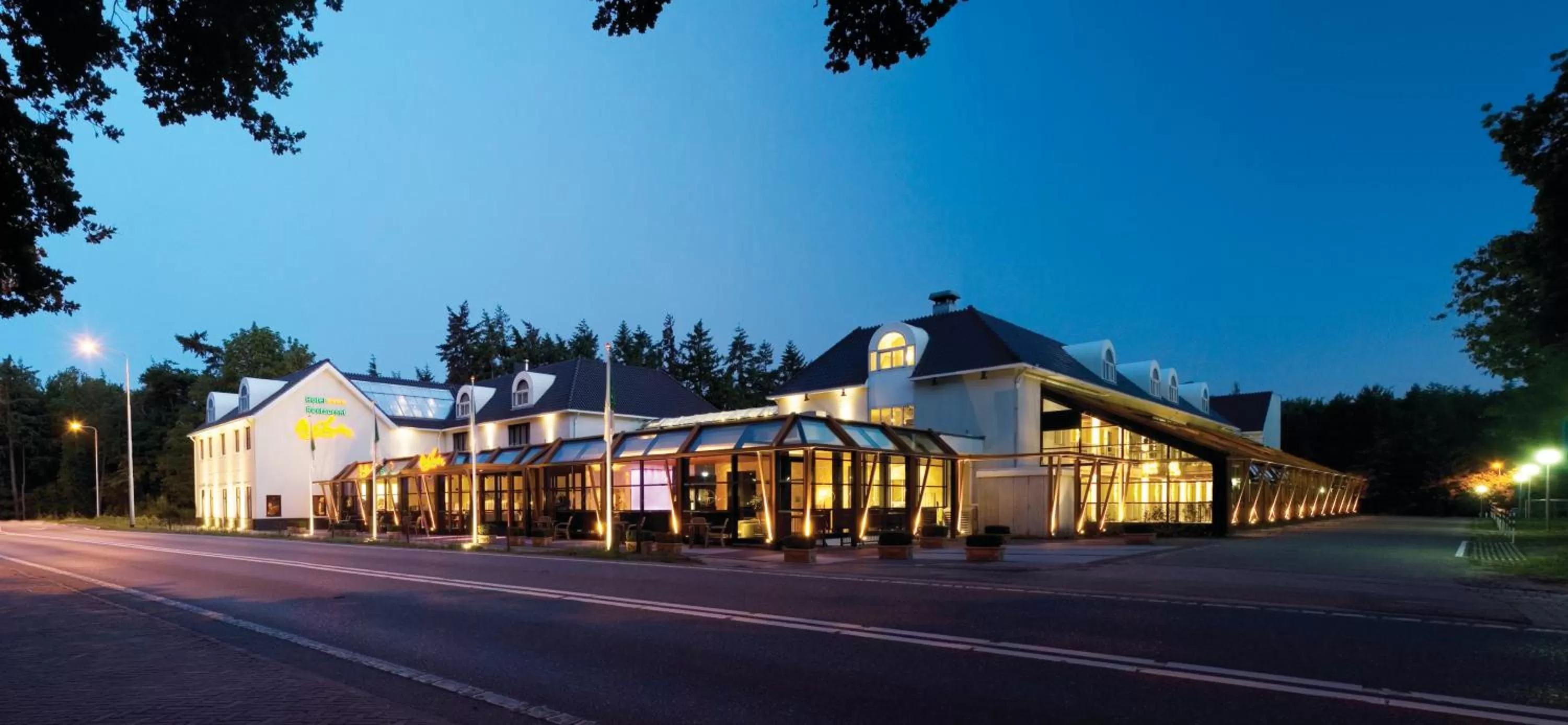 Property building in Fletcher Hotel-Restaurant Oud London