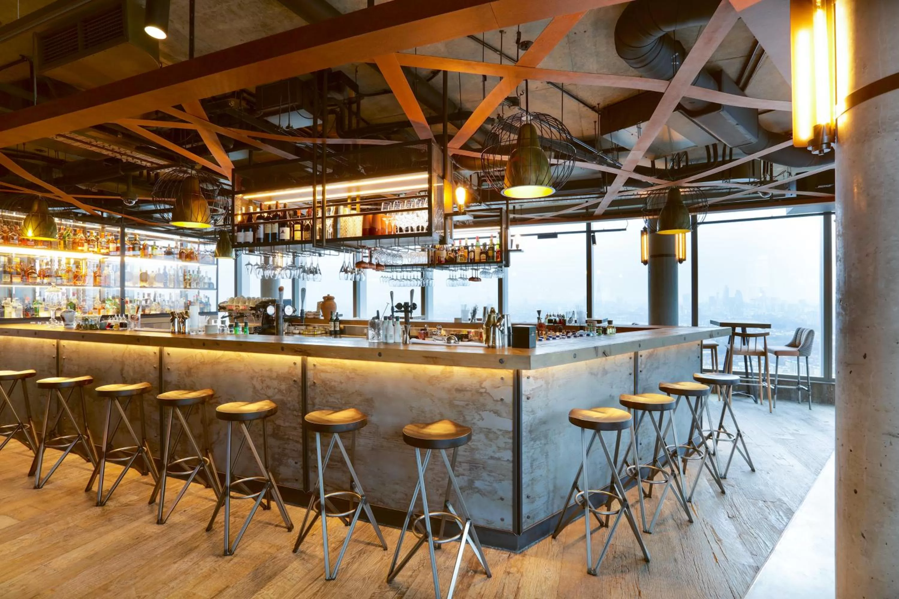 Lounge or bar in Novotel London Canary Wharf