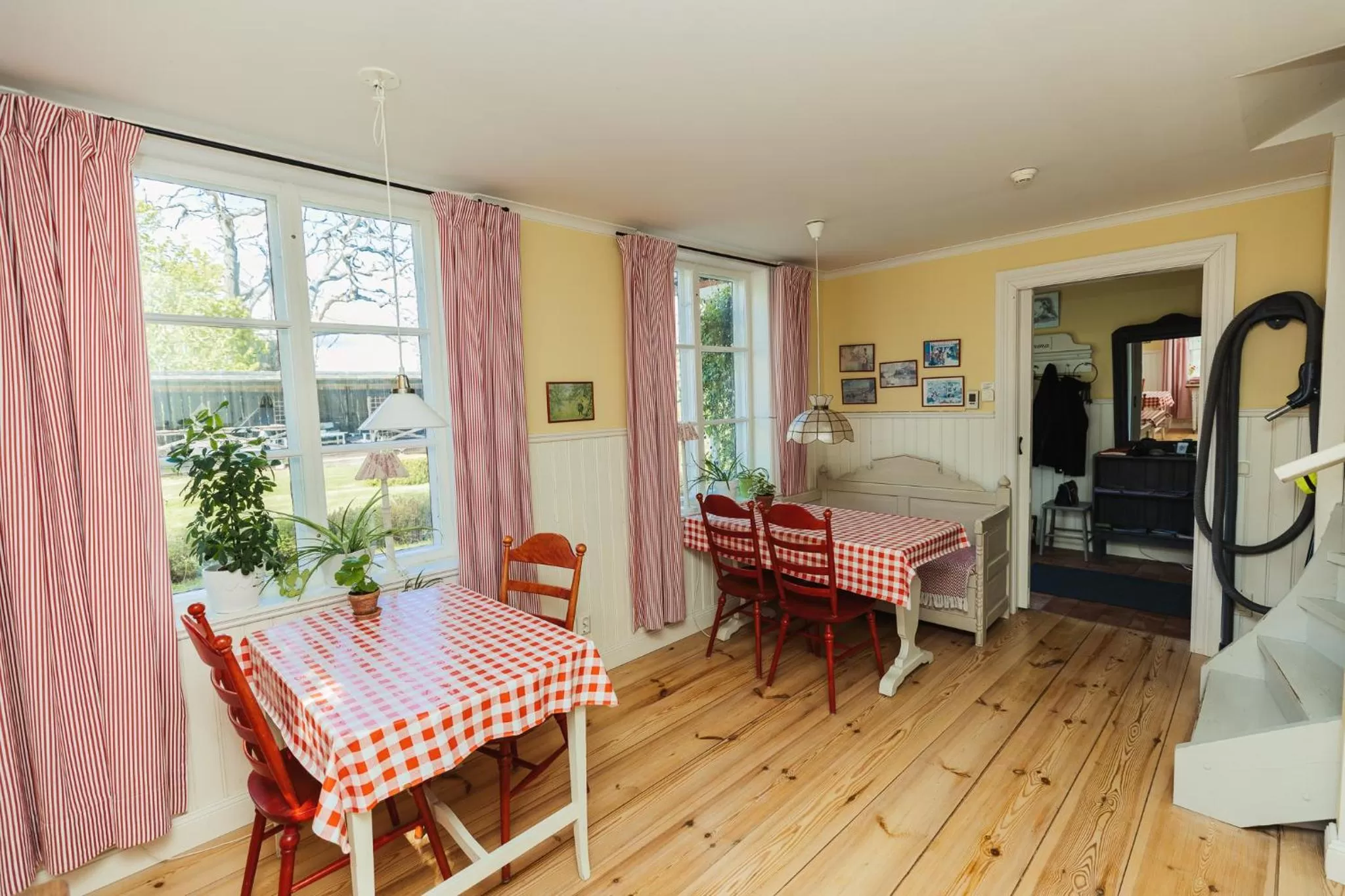 Property building, Dining Area in Bäcks Bed & Breakfast