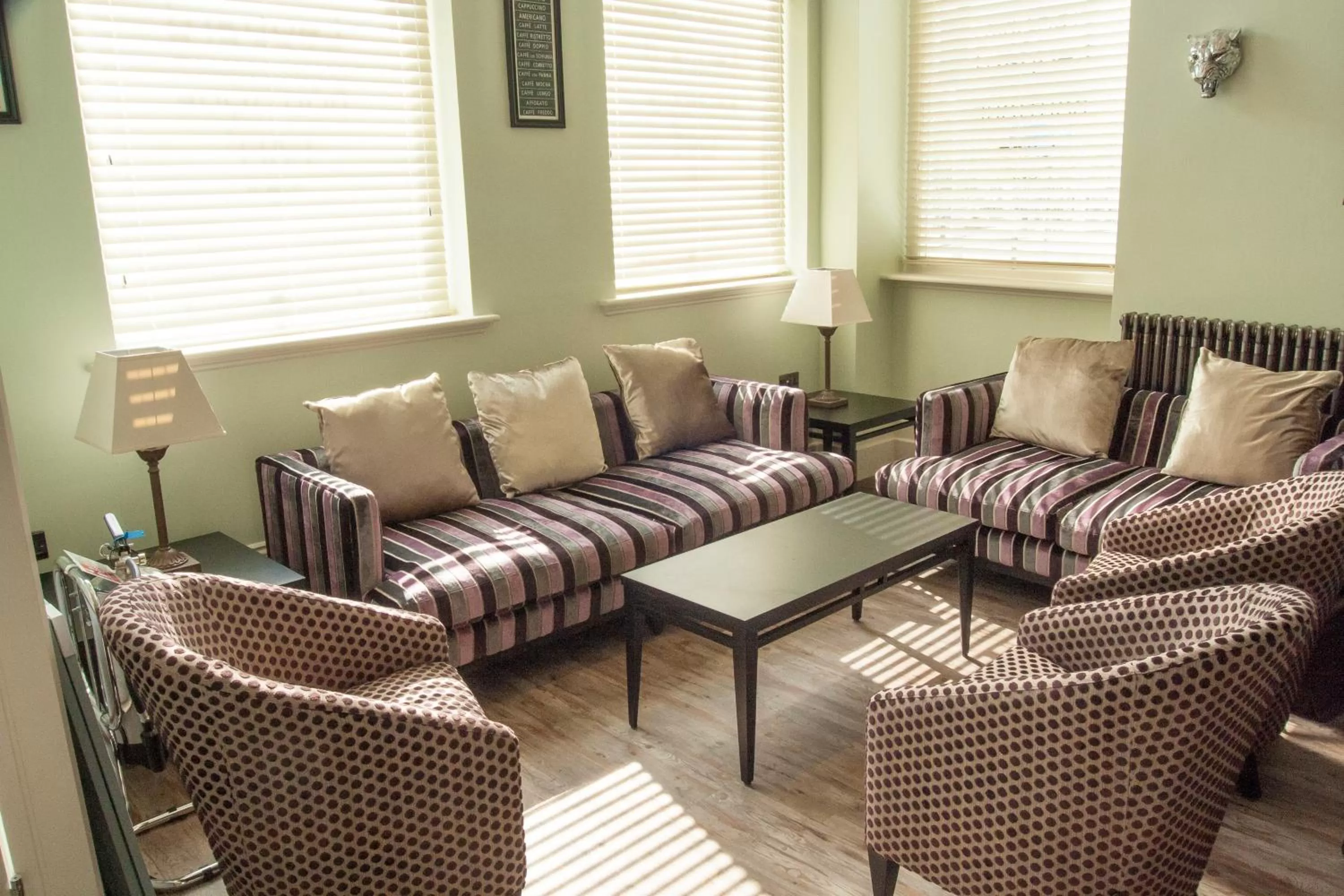 Lounge or bar in The Ship Leopard Hotel - No Children