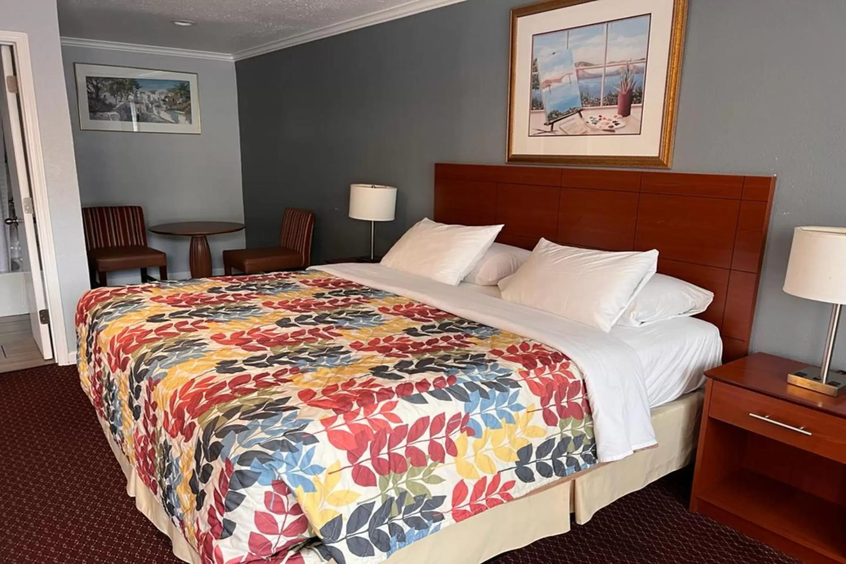 1 King Bed & 1 Full Bed in The Islander Motel Santa Cruz 1 King Bed & 1 Full Bed in The Islander Motel Santa Cruz