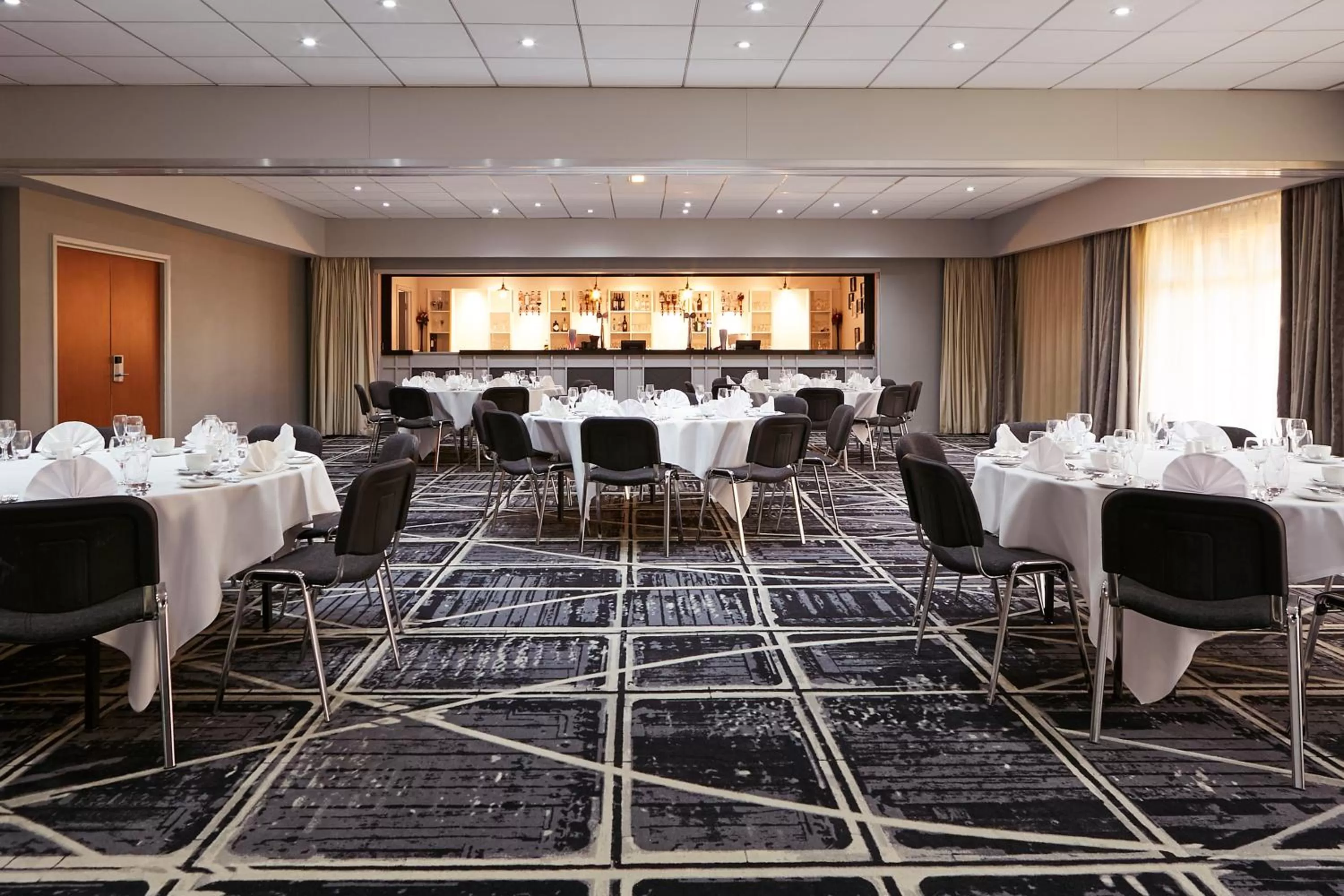Restaurant/places to eat in Novotel Manchester West