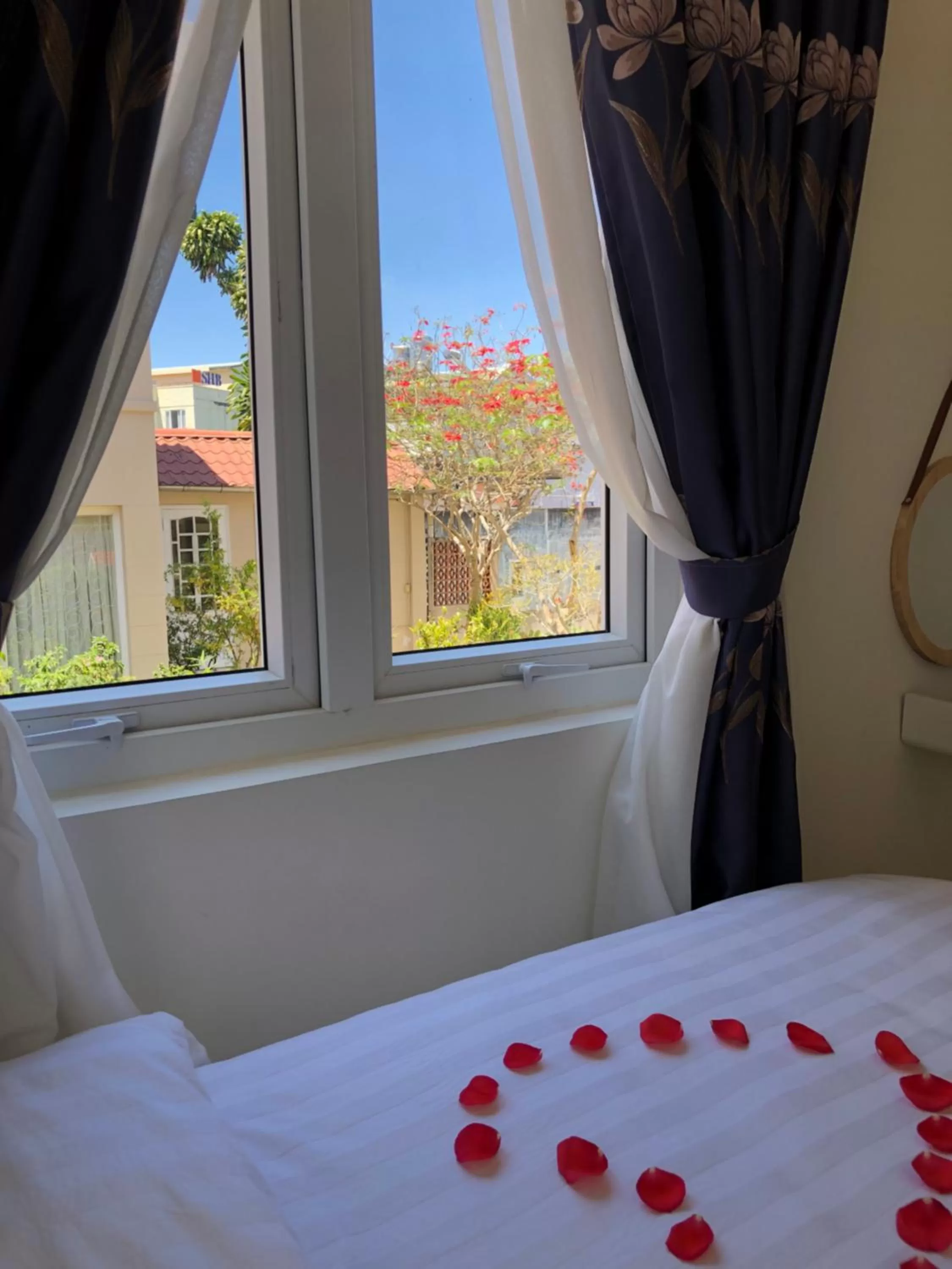Garden view, Bed in Villa - Hotel Nam Khang 2 Dalat
