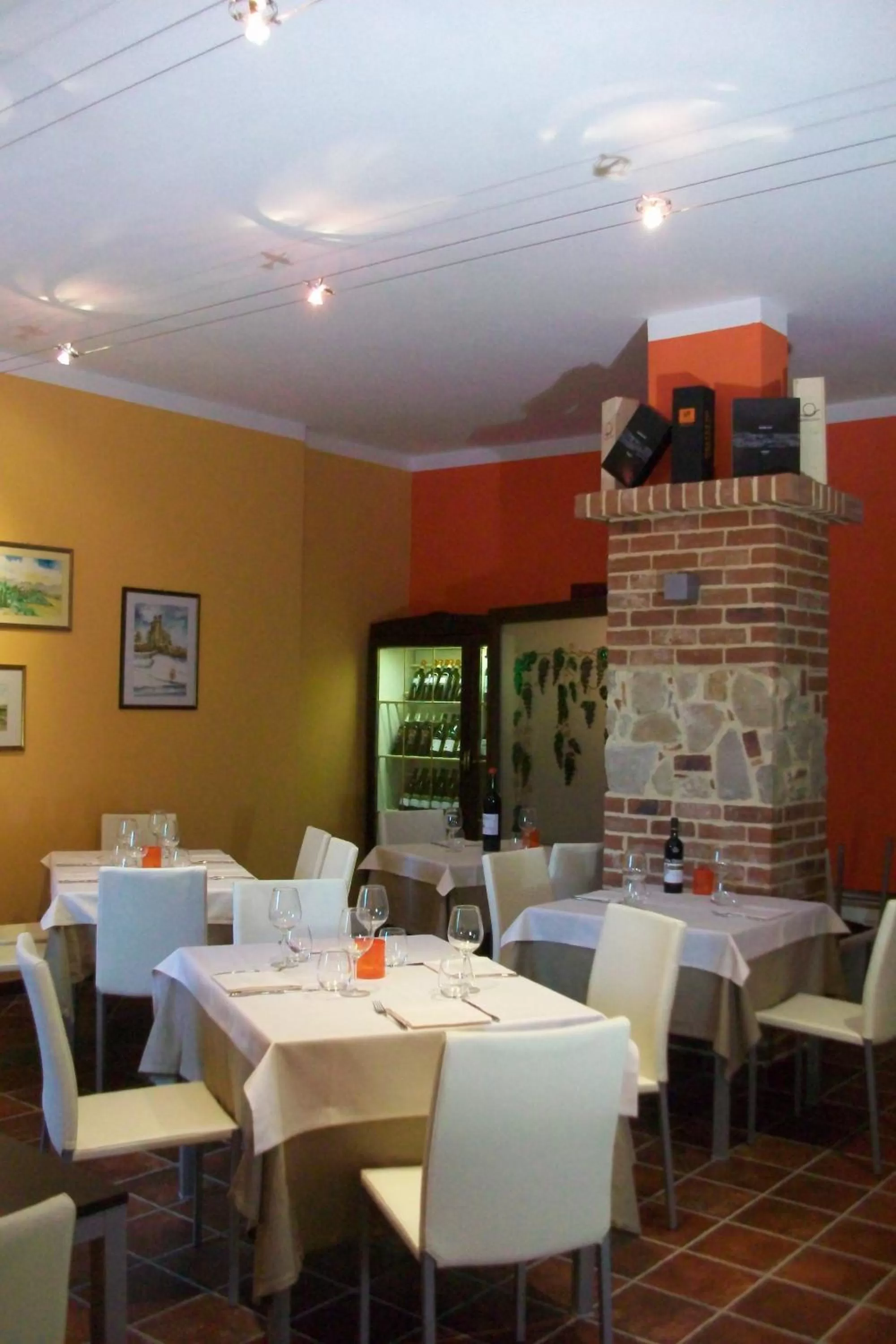 Restaurant/places to eat in B&B l'Angolo di Rosina con ristorante
