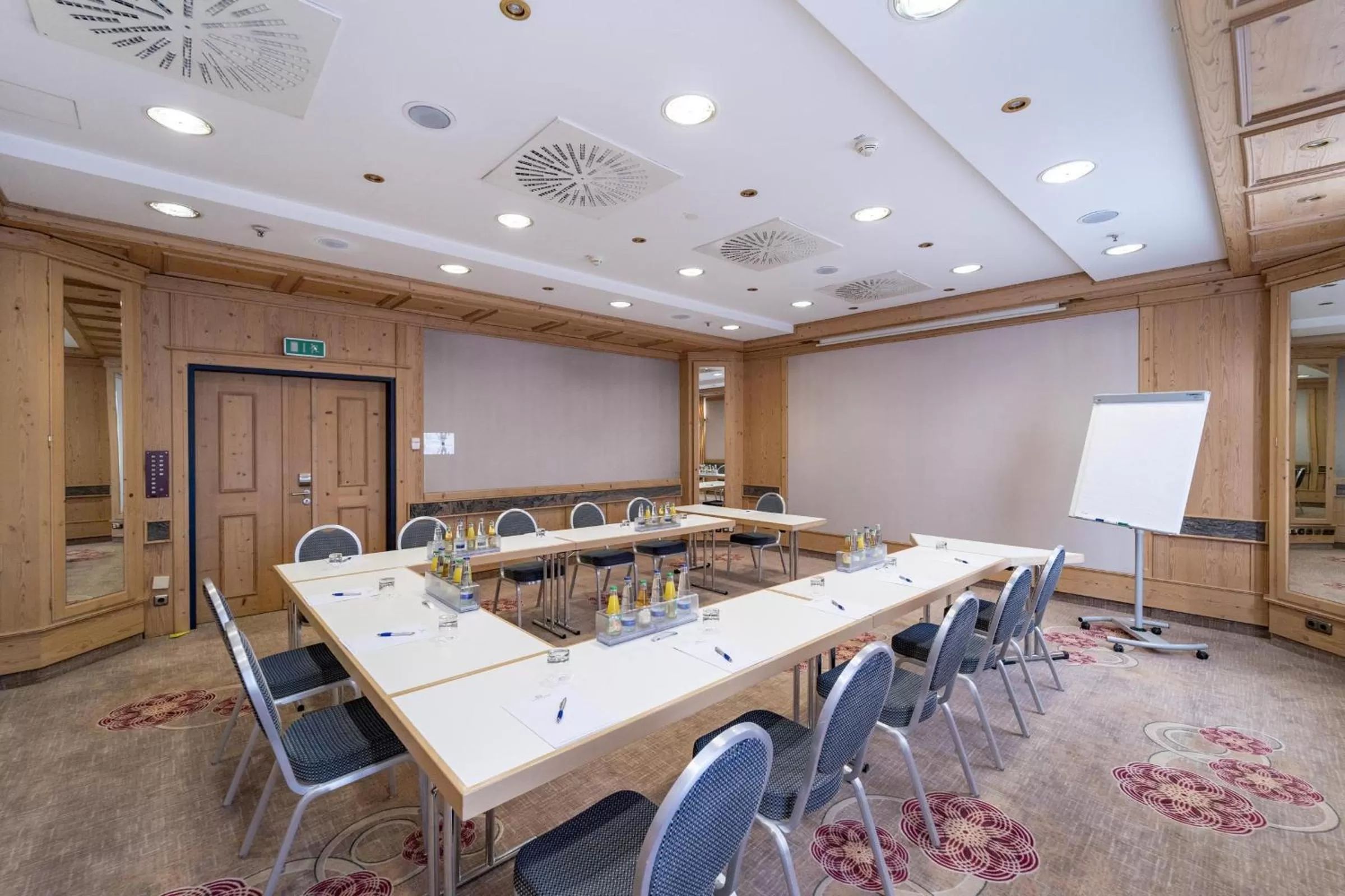 Meeting/conference room in Atomis Hotel Munich Airport by Mercure