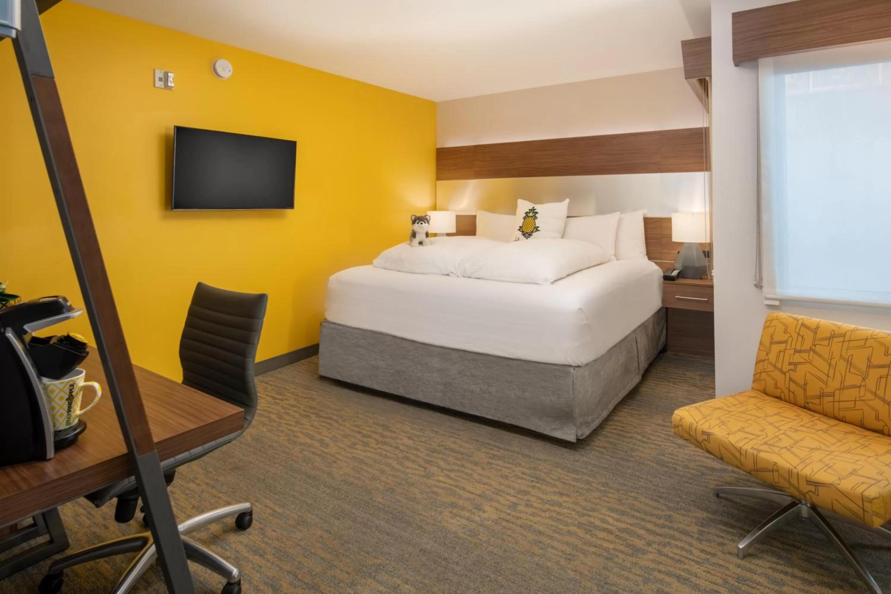  Z King w/Communication Features in Staypineapple, Hotel Z, Gaslamp San Diego