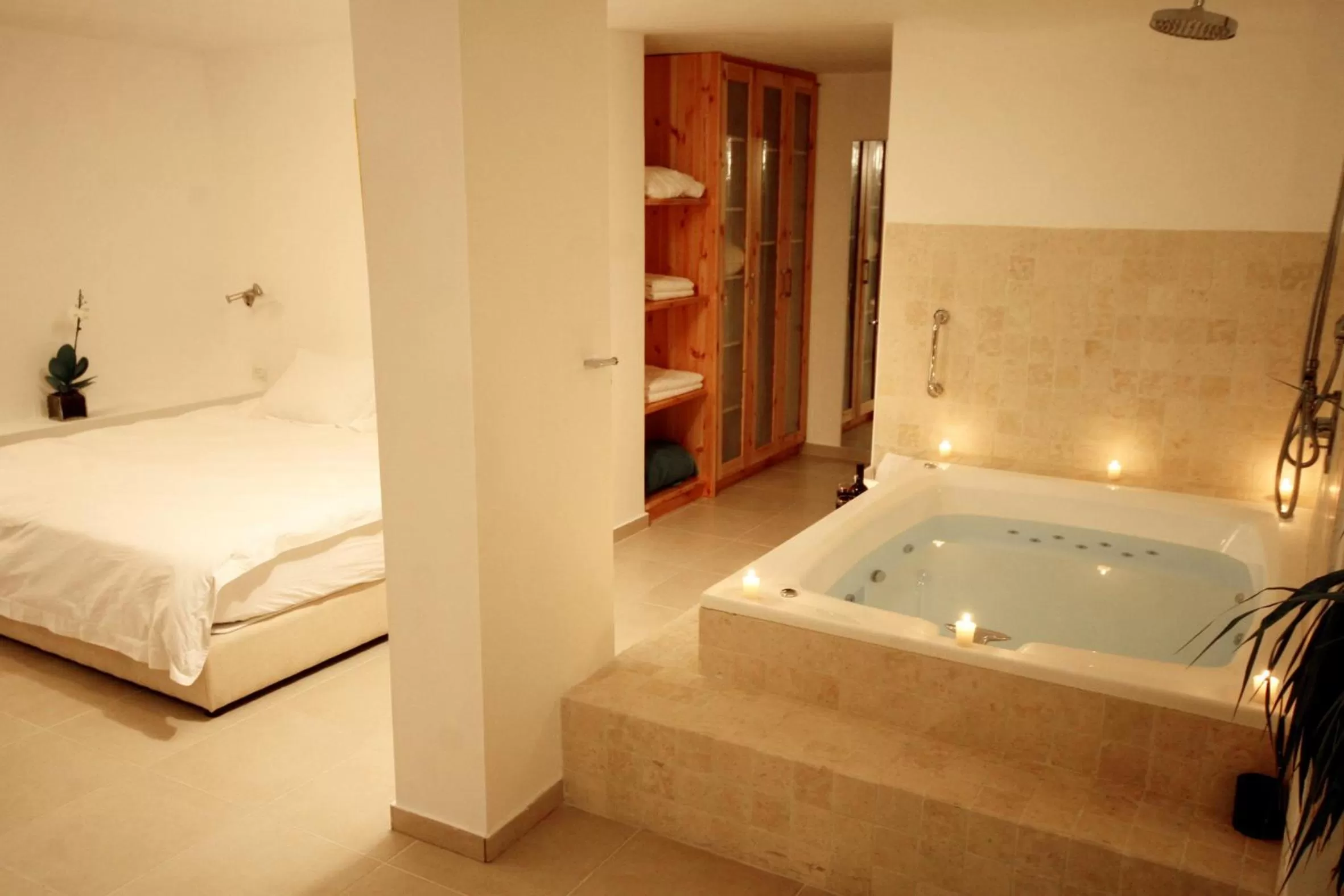 Hot Tub in Above the Sea