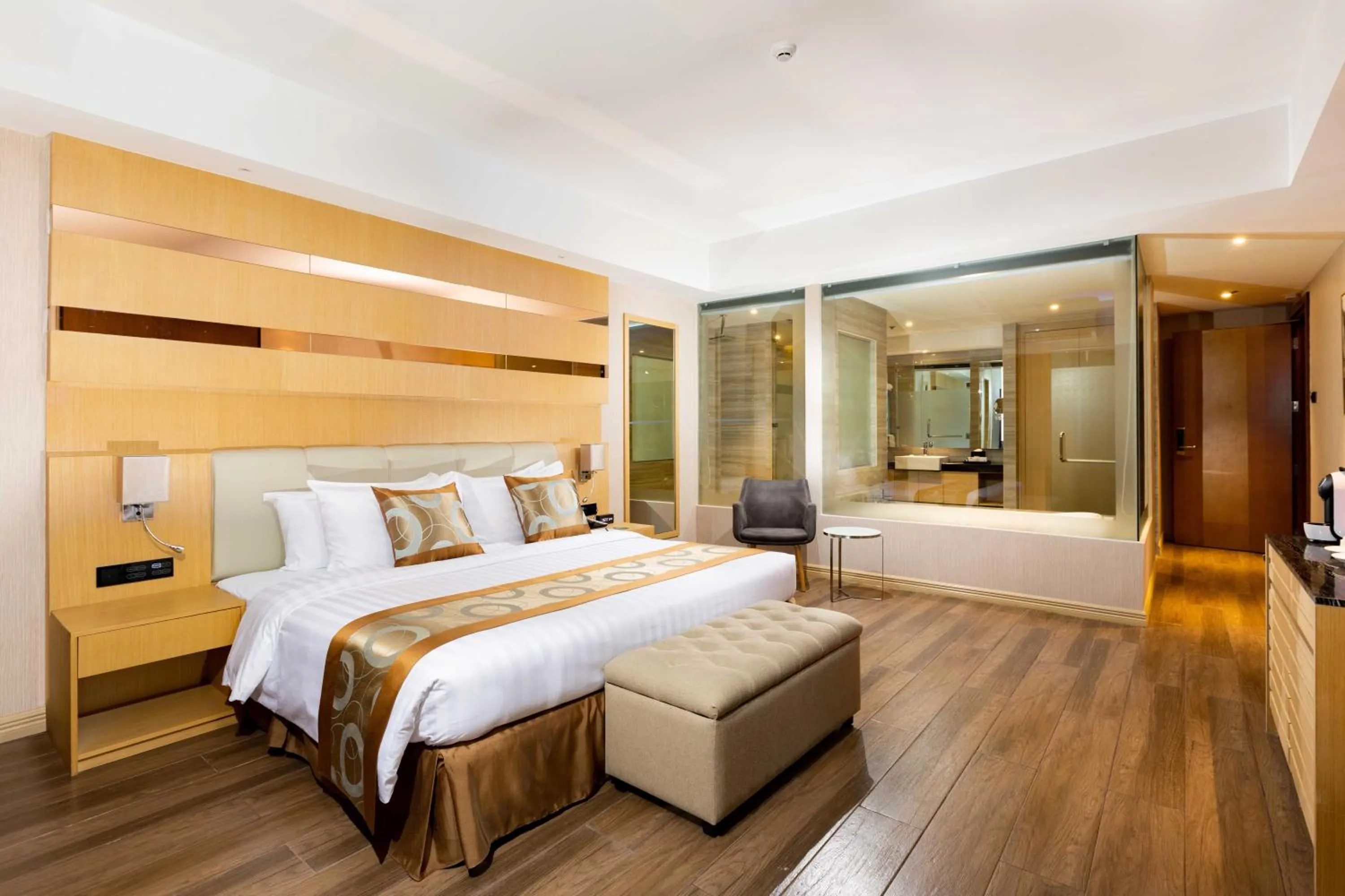 Bedroom, Bed in Best Western Plus Metro Clark