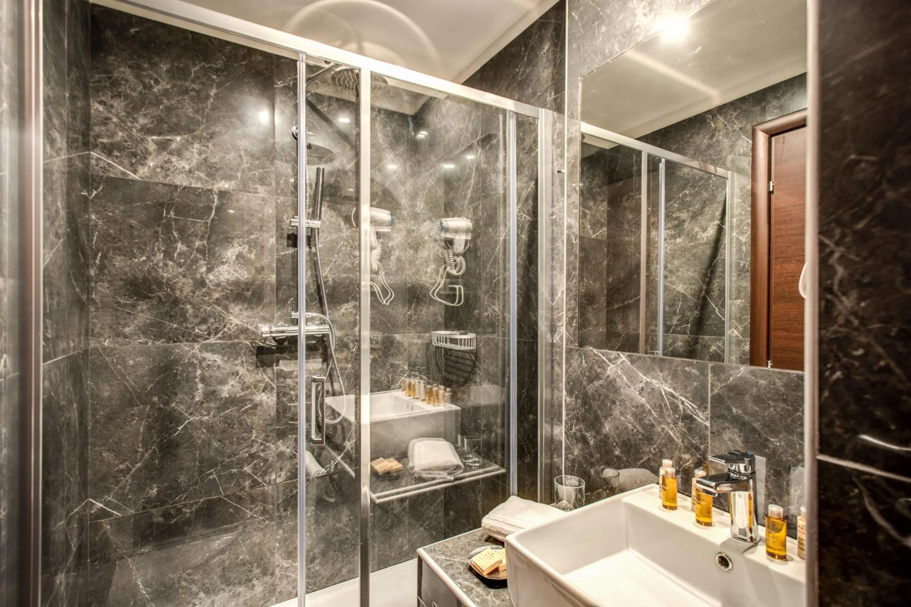 Bathroom in Relais De La Poste