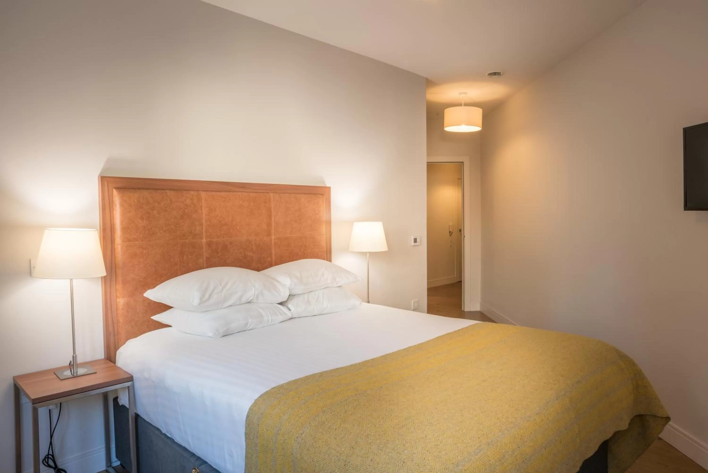 Bedroom, Bed in PREMIER SUITES PLUS Glasgow Bath Street