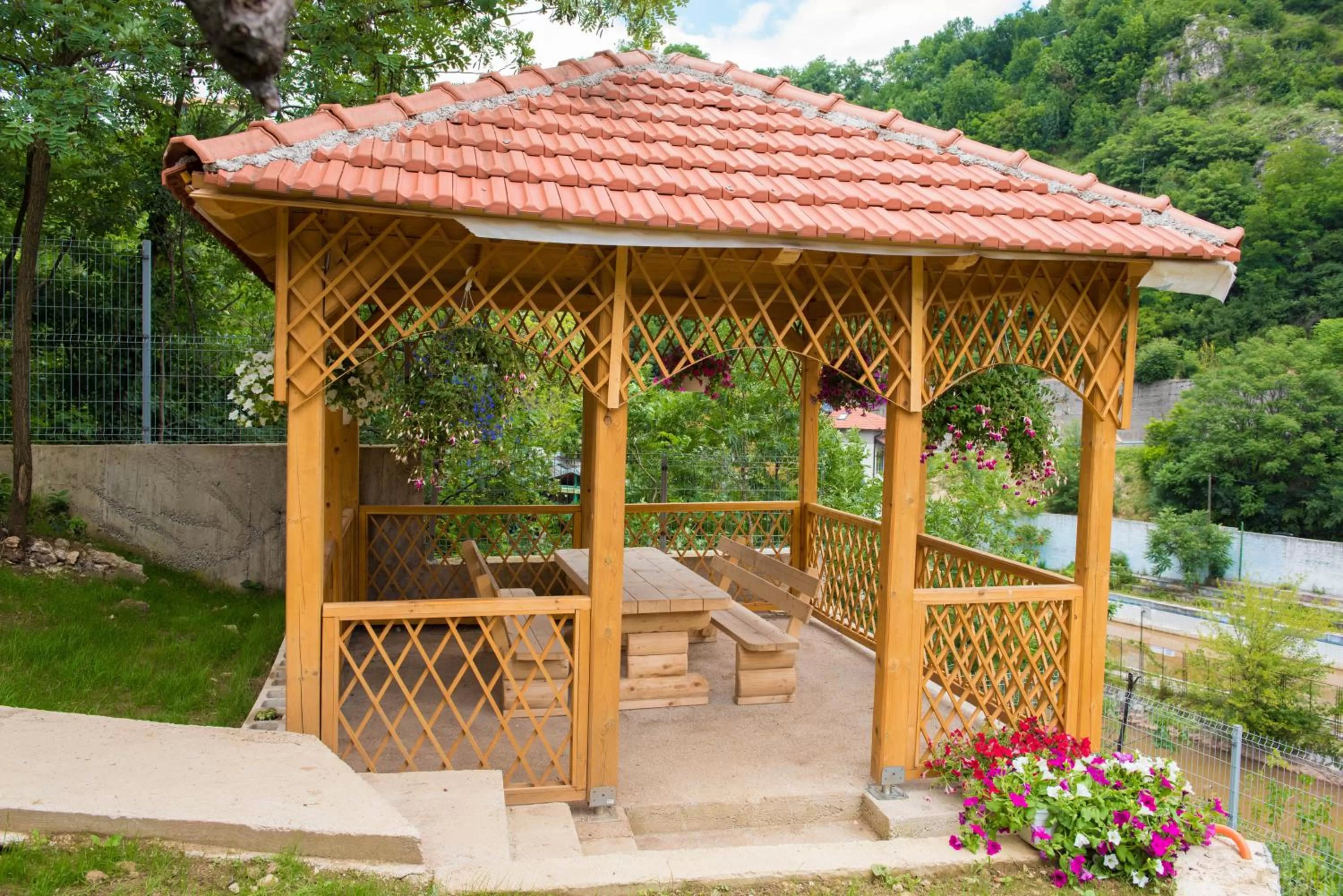 Garden in Leader apartment