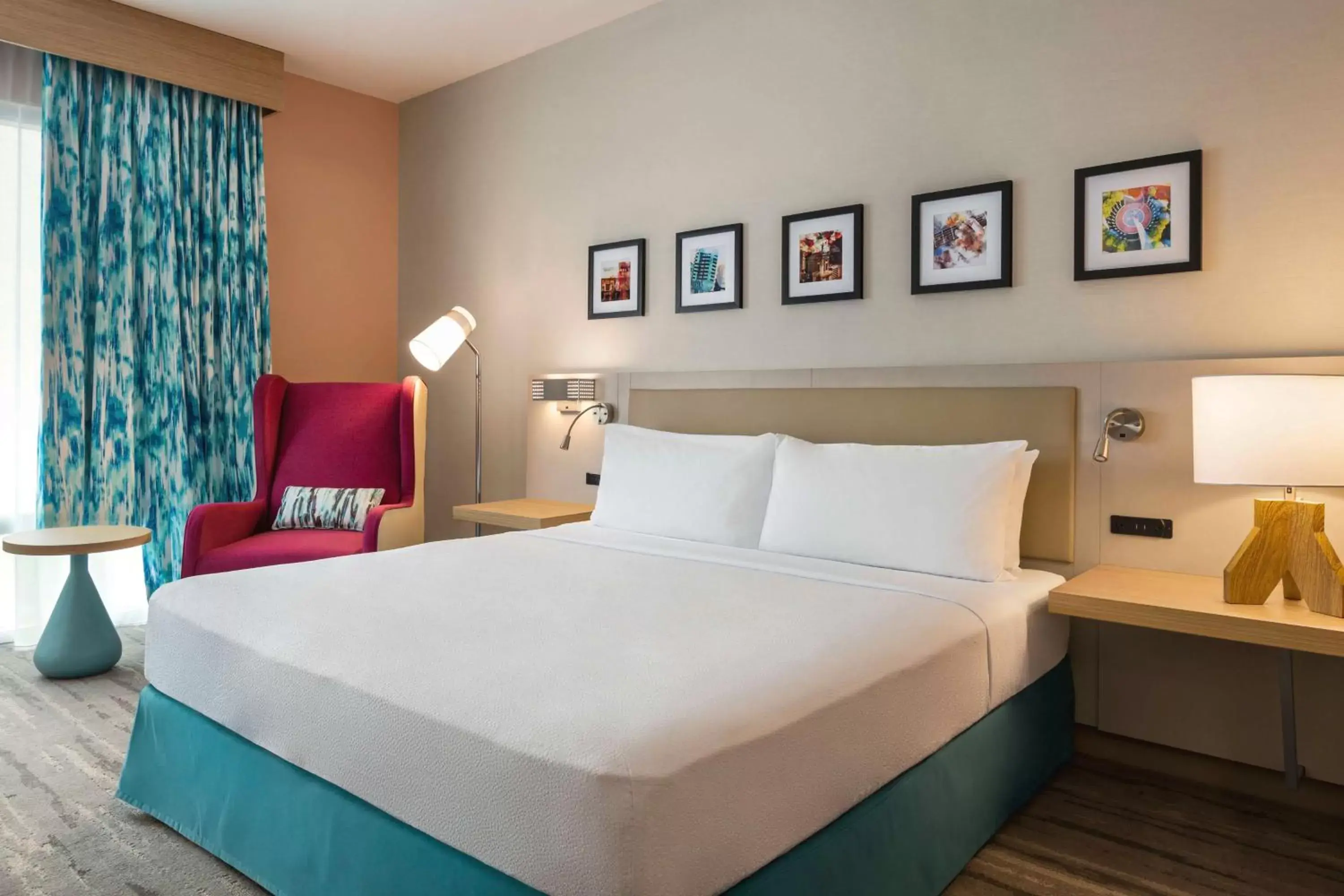 King Room with Bath Tub - Mobility Access in Hilton Garden Inn Nashville West End Avenue King Room with Bath Tub - Mobility Access in Hilton Garden Inn Nashville West End Avenue