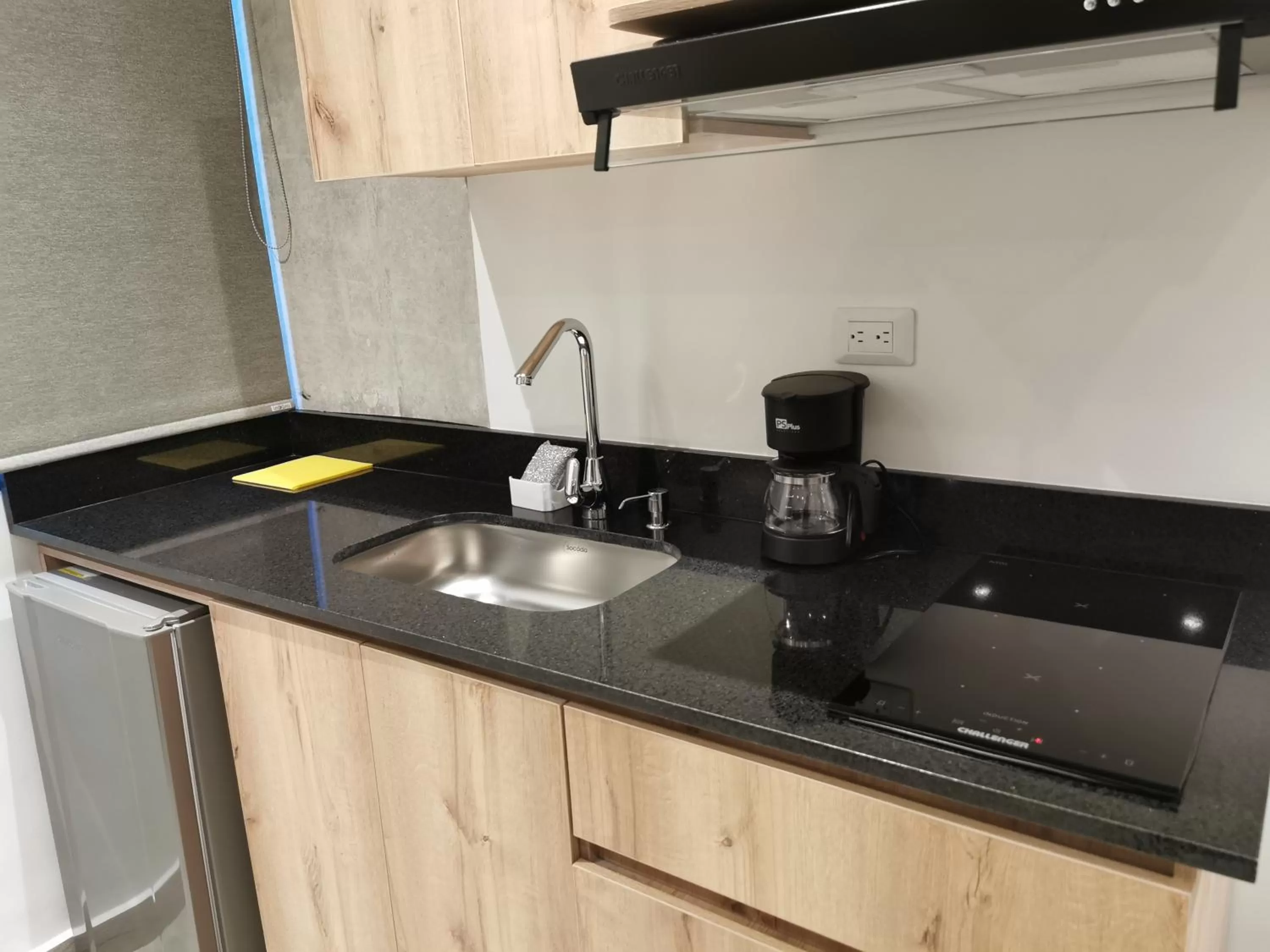 Coffee/tea facilities in Eutopiq Hotel