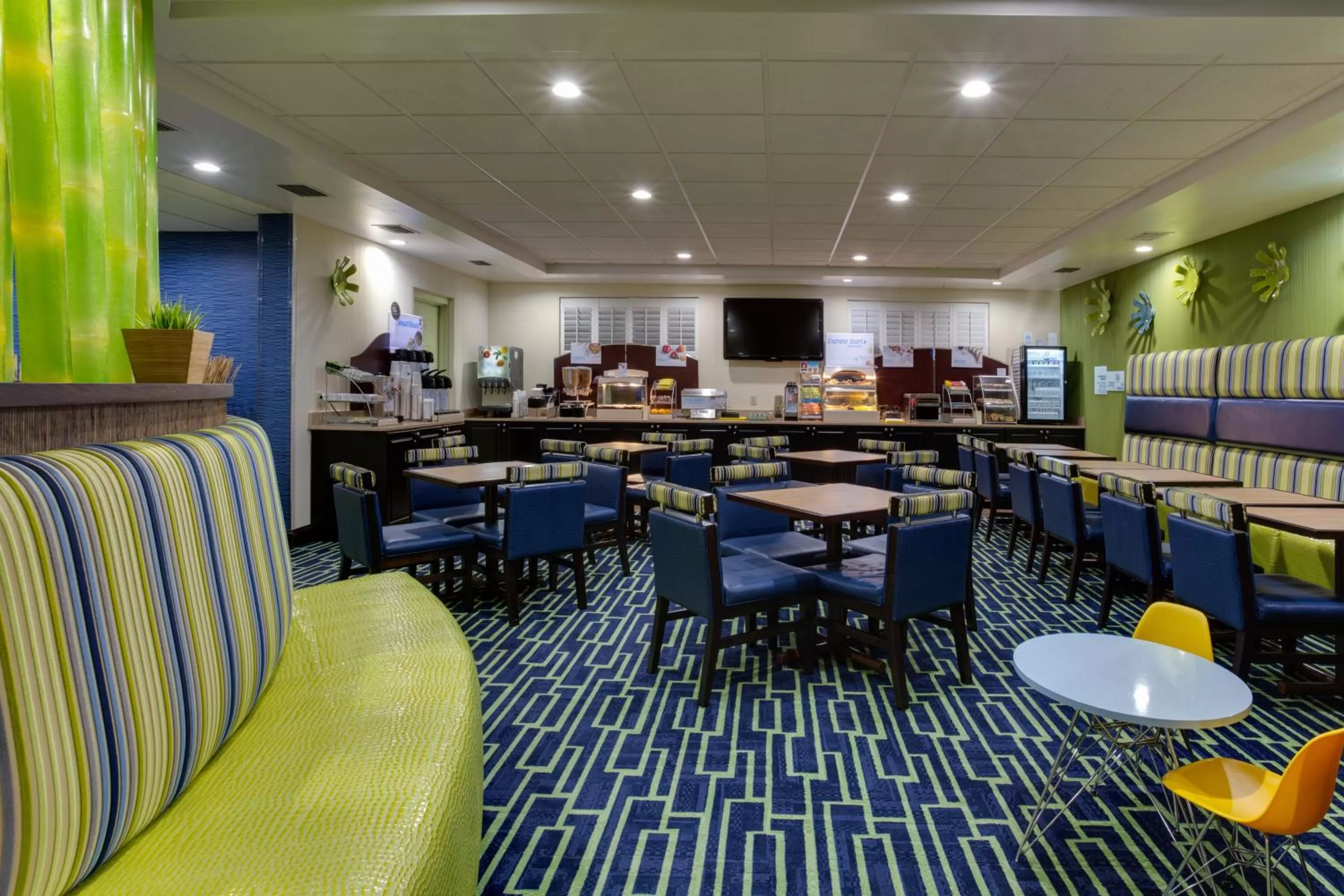 Breakfast in Holiday Inn Express & Suites Plant City by IHG