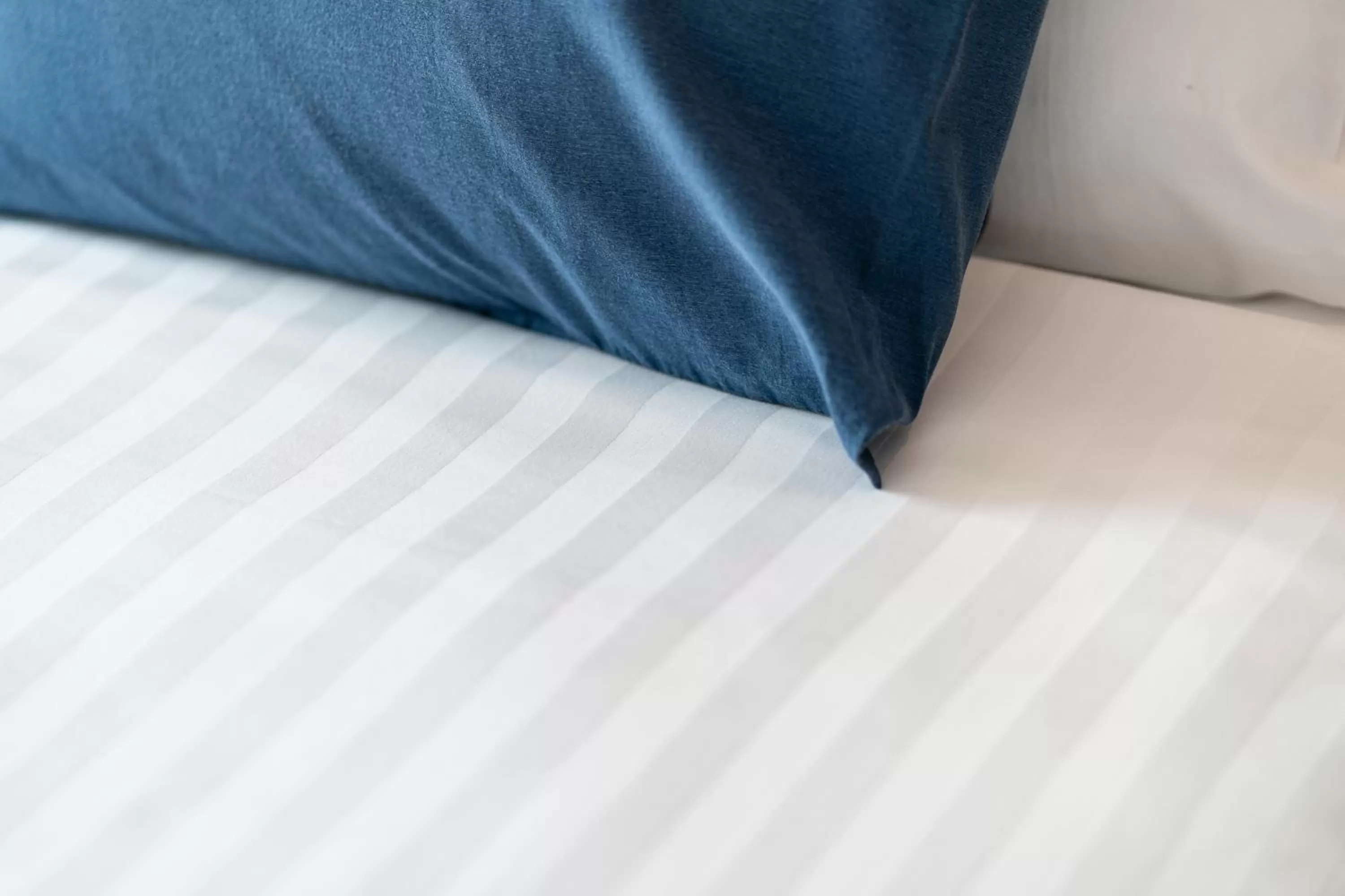 Bed in Jomtien Palm Beach Hotel and Resort