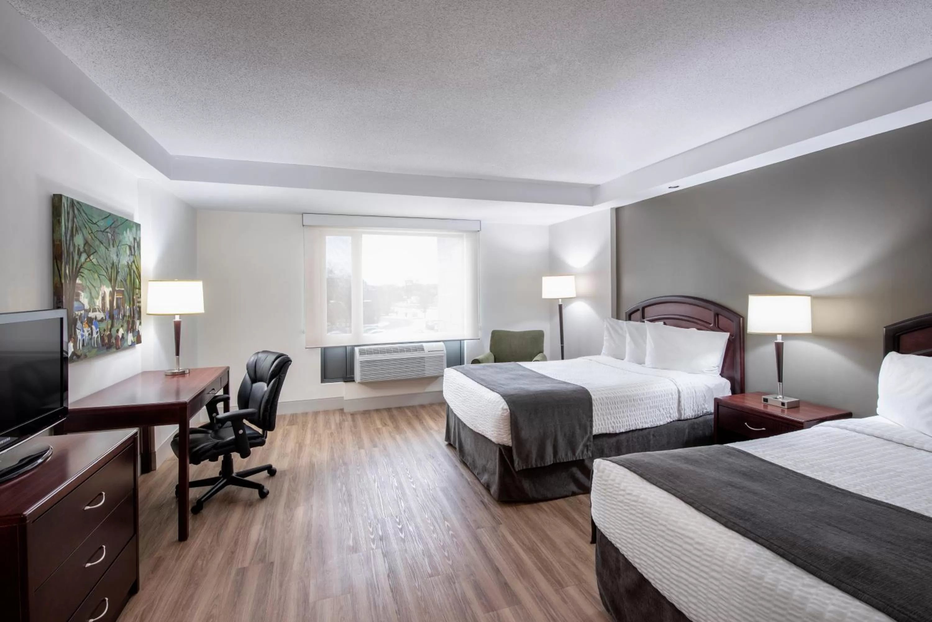 Photo of the whole room, Bed in Viscount Gort Hotel, Banquet & Conference Centre